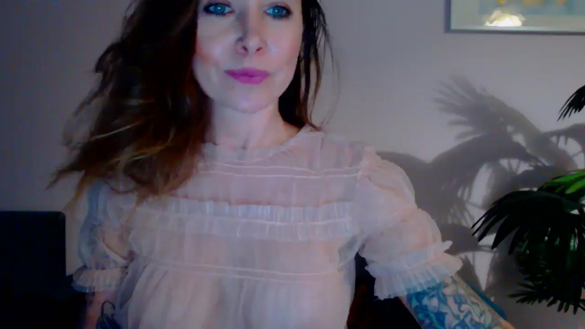 Gallery image thumbnail from Delilah_sweet's myfreecams stream on, 05/14/2024, 16:34 image 7 of 20