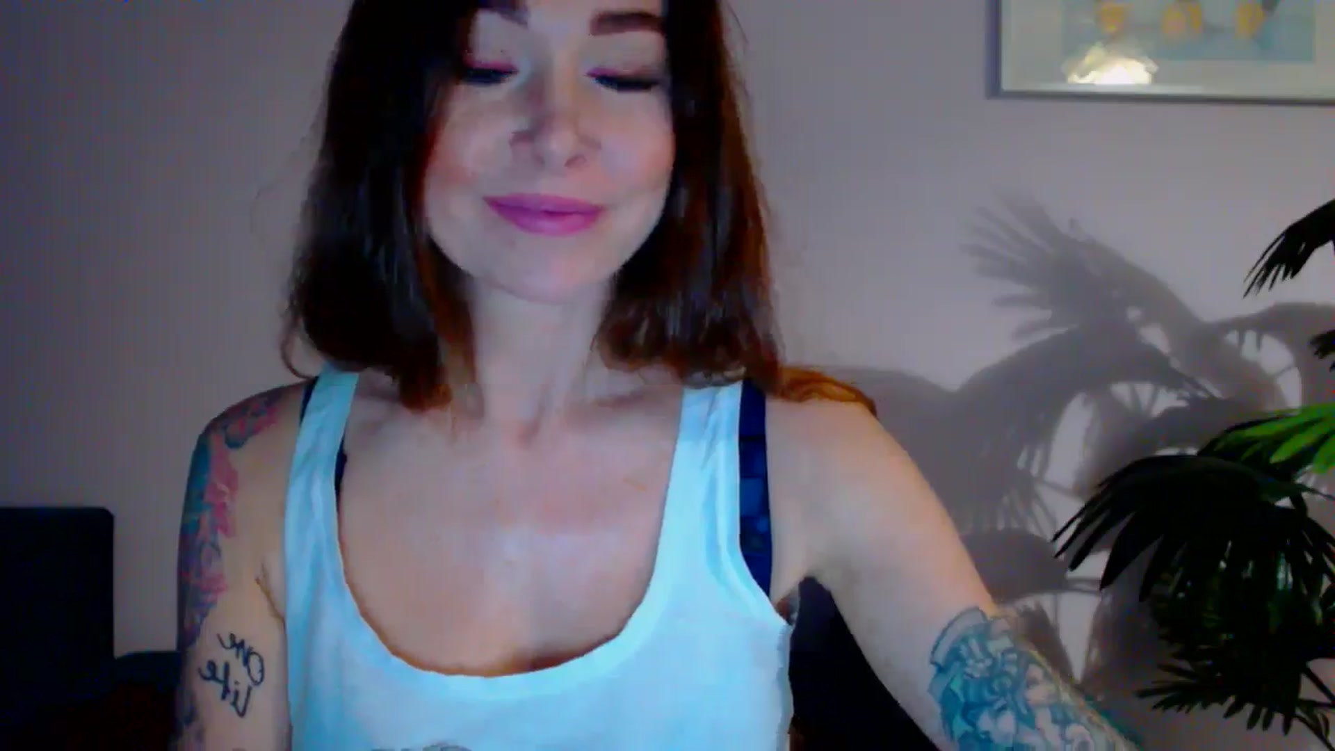 Gallery image thumbnail from Delilah_sweet's myfreecams stream on, 05/15/2024, 16:33 image 2 of 20