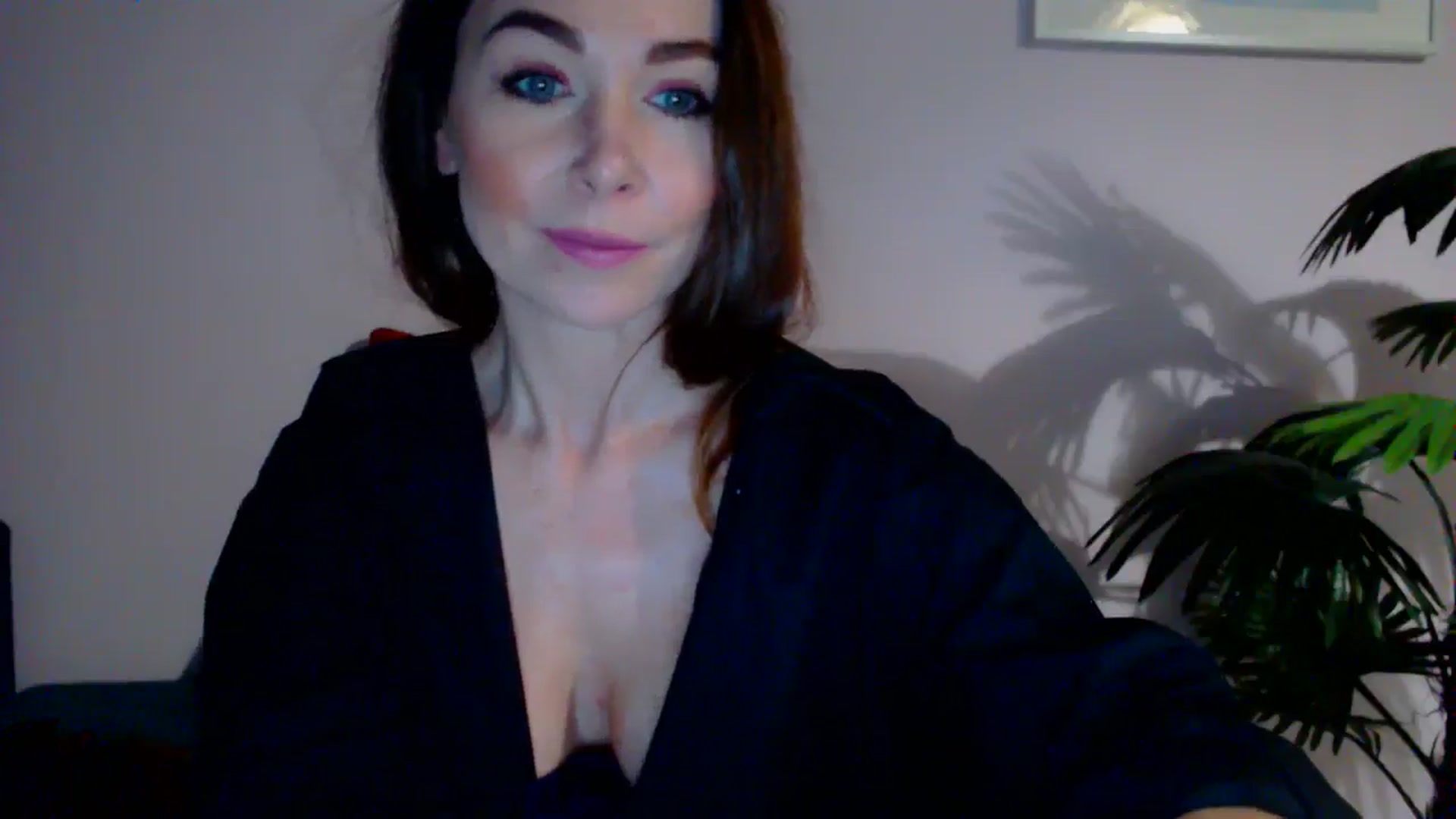 Gallery image thumbnail from Delilah_sweet's myfreecams stream on, 05/15/2024, 17:10 image 14 of 20
