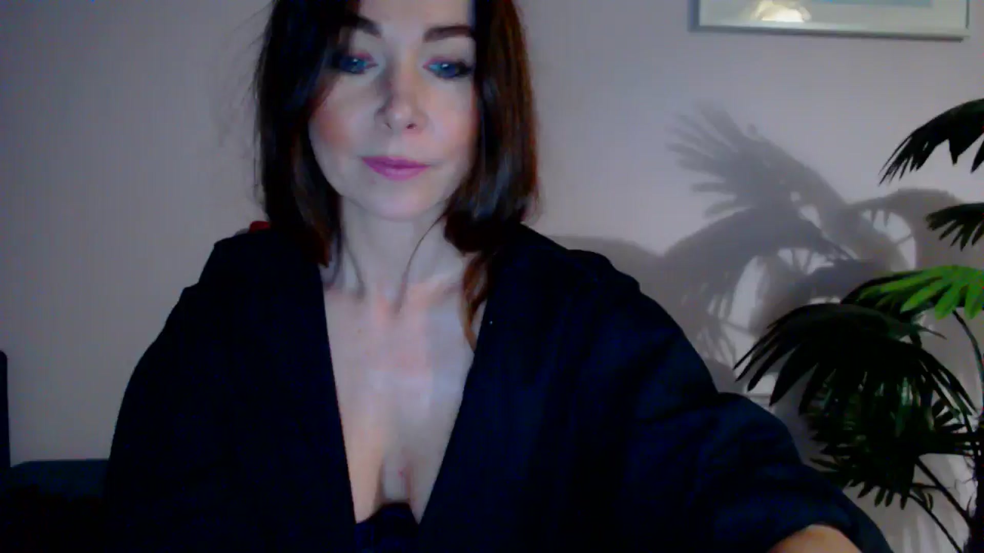 Gallery image thumbnail from Delilah_sweet's myfreecams stream on, 05/15/2024, 17:10 image 15 of 20