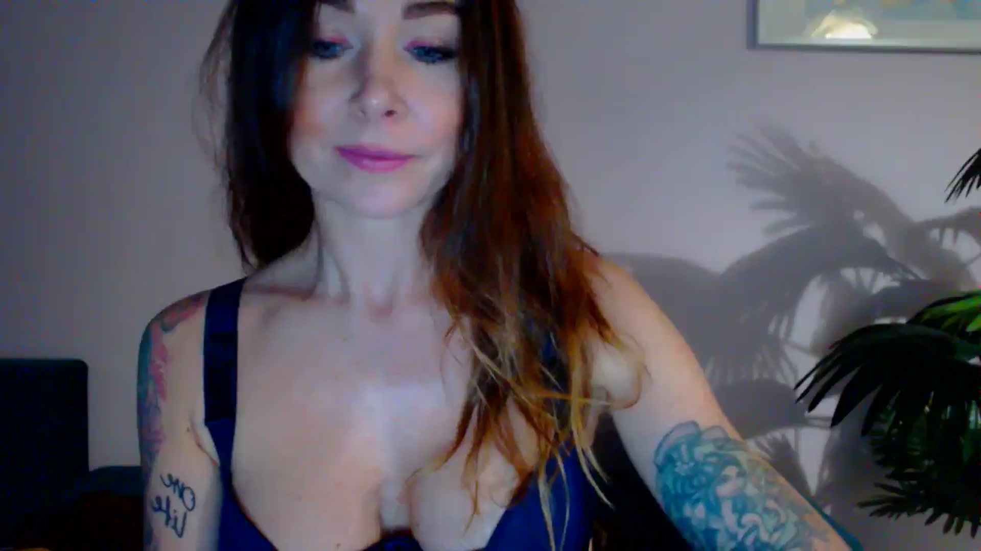 Gallery image thumbnail from Delilah_sweet's myfreecams stream on, 05/15/2024, 17:10 image 5 of 20