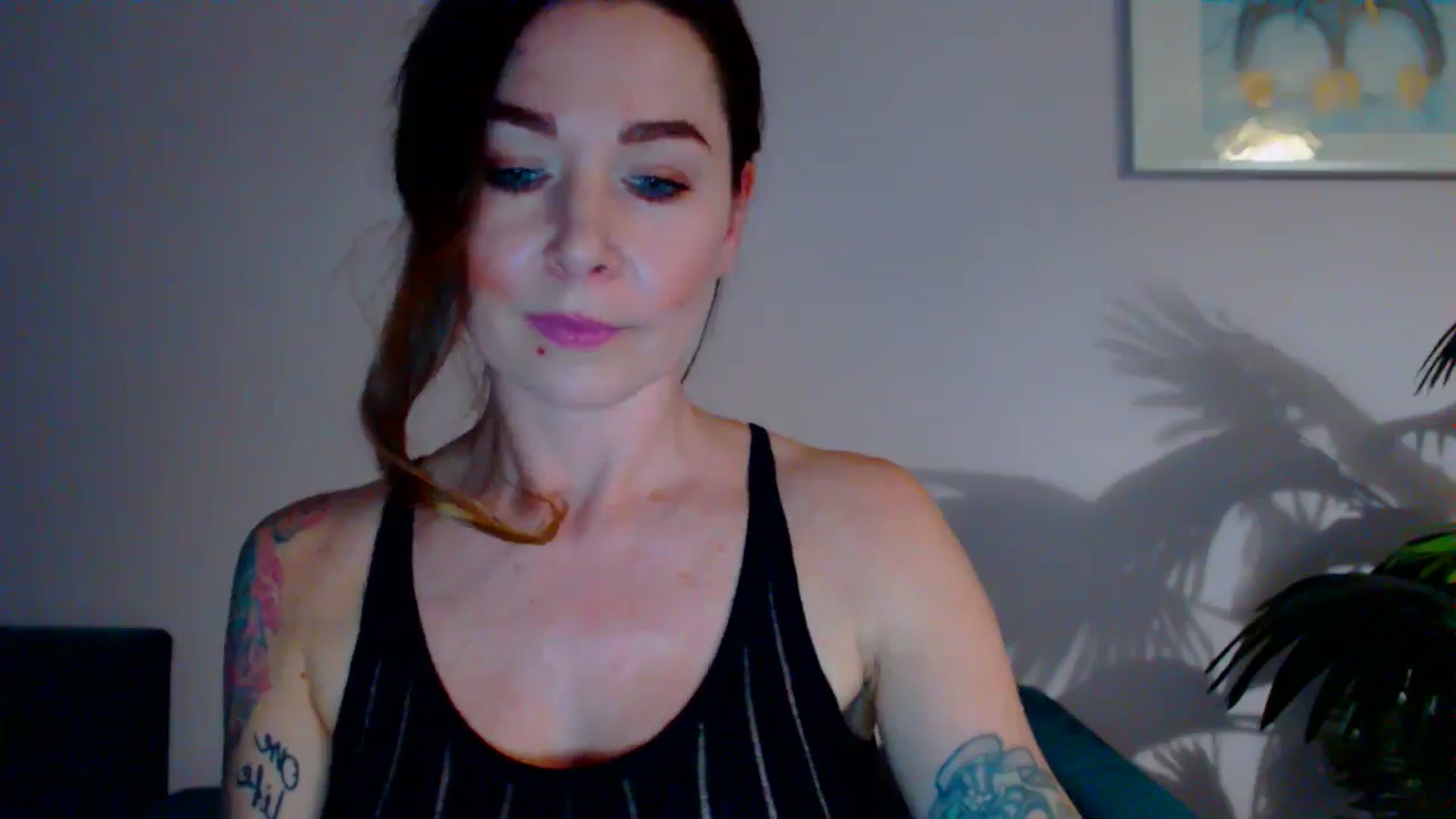 Gallery image thumbnail from Delilah_sweet's myfreecams stream on, 05/20/2024, 16:19 image 16 of 20