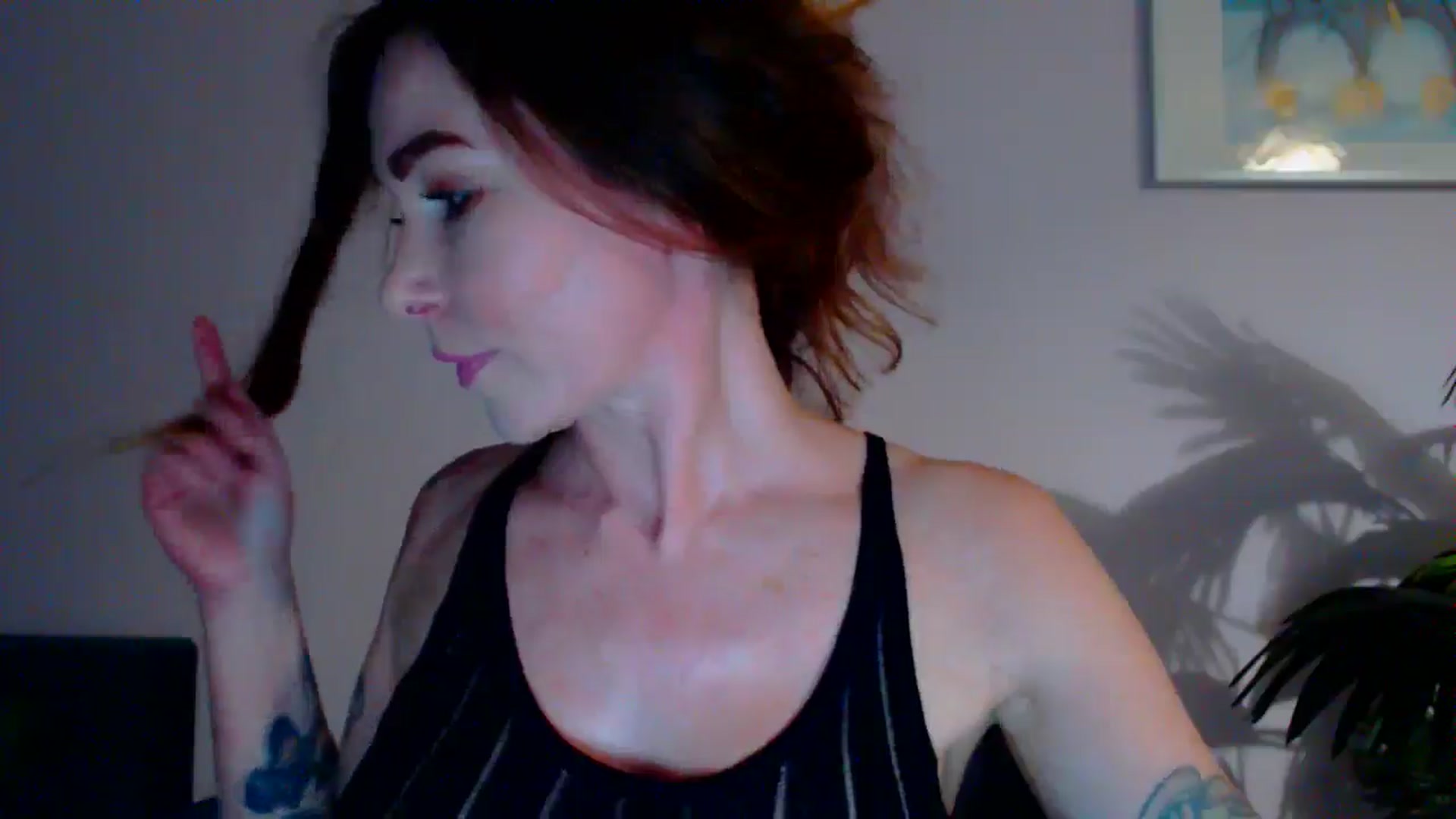 Gallery image thumbnail from Delilah_sweet's myfreecams stream on, 05/20/2024, 16:32 image 14 of 20