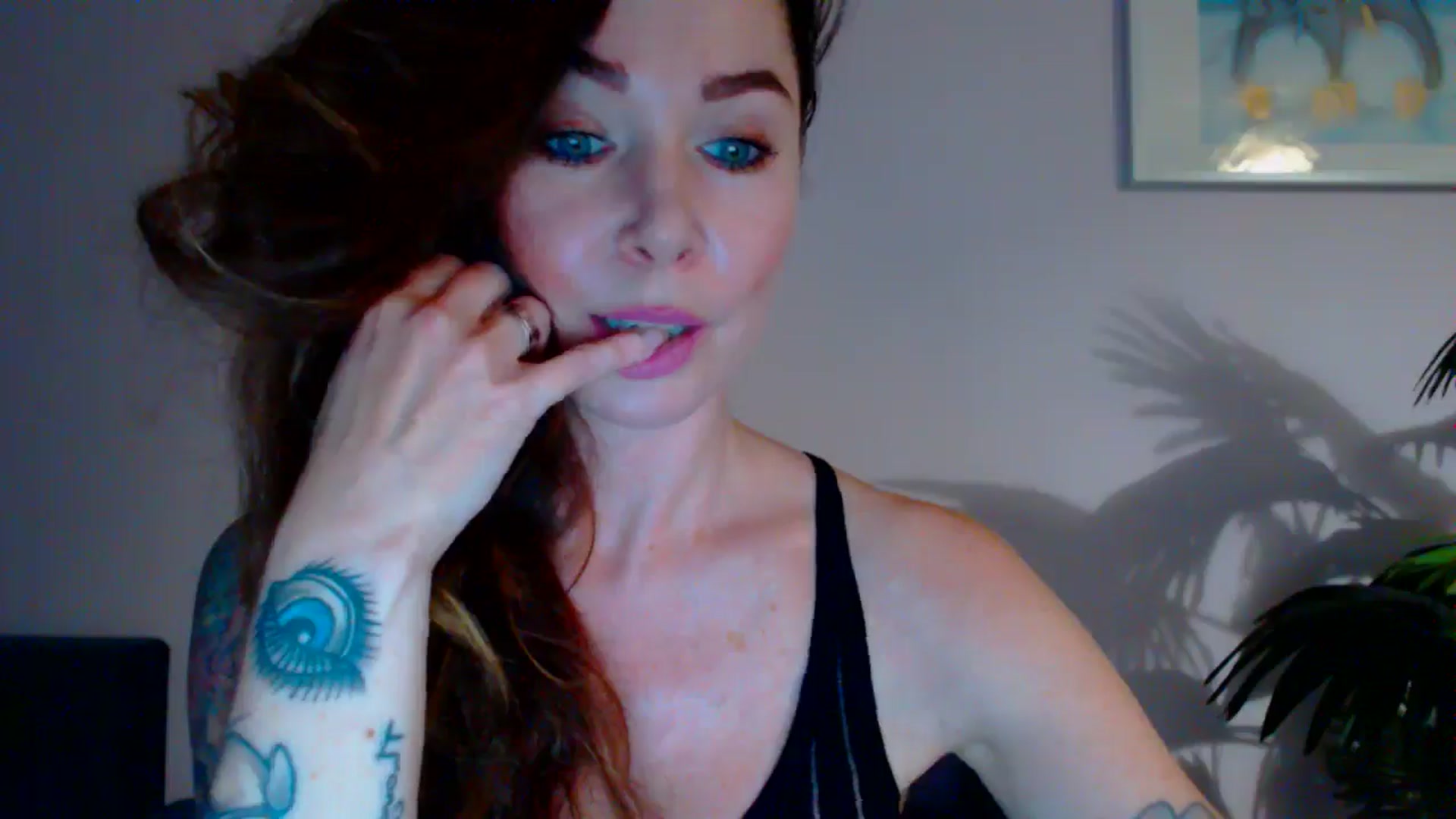 Gallery image thumbnail from Delilah_sweet's myfreecams stream on, 05/20/2024, 16:32 image 9 of 20