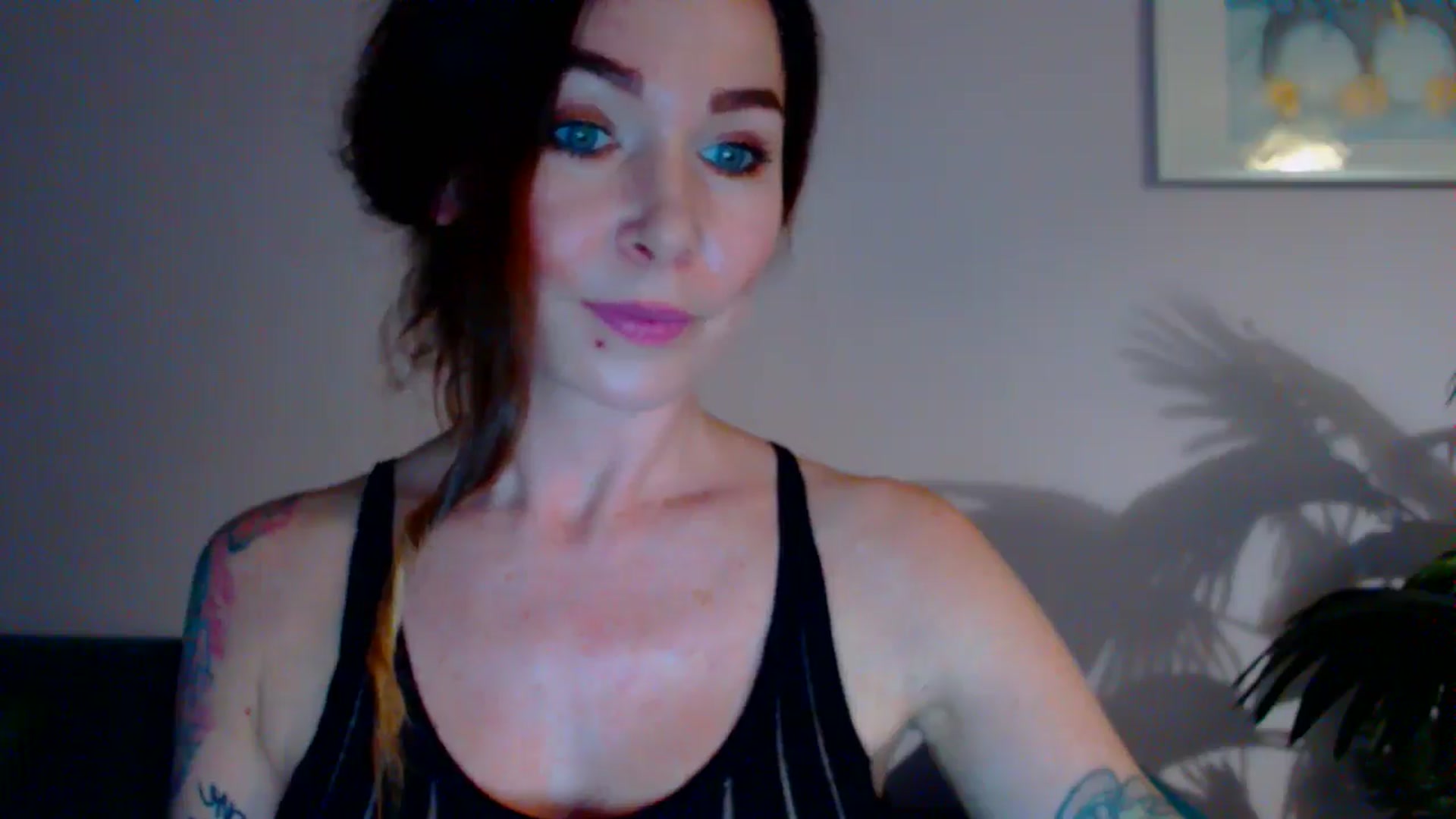 Gallery image thumbnail from Delilah_sweet's myfreecams stream on, 05/20/2024, 16:32 image 15 of 20