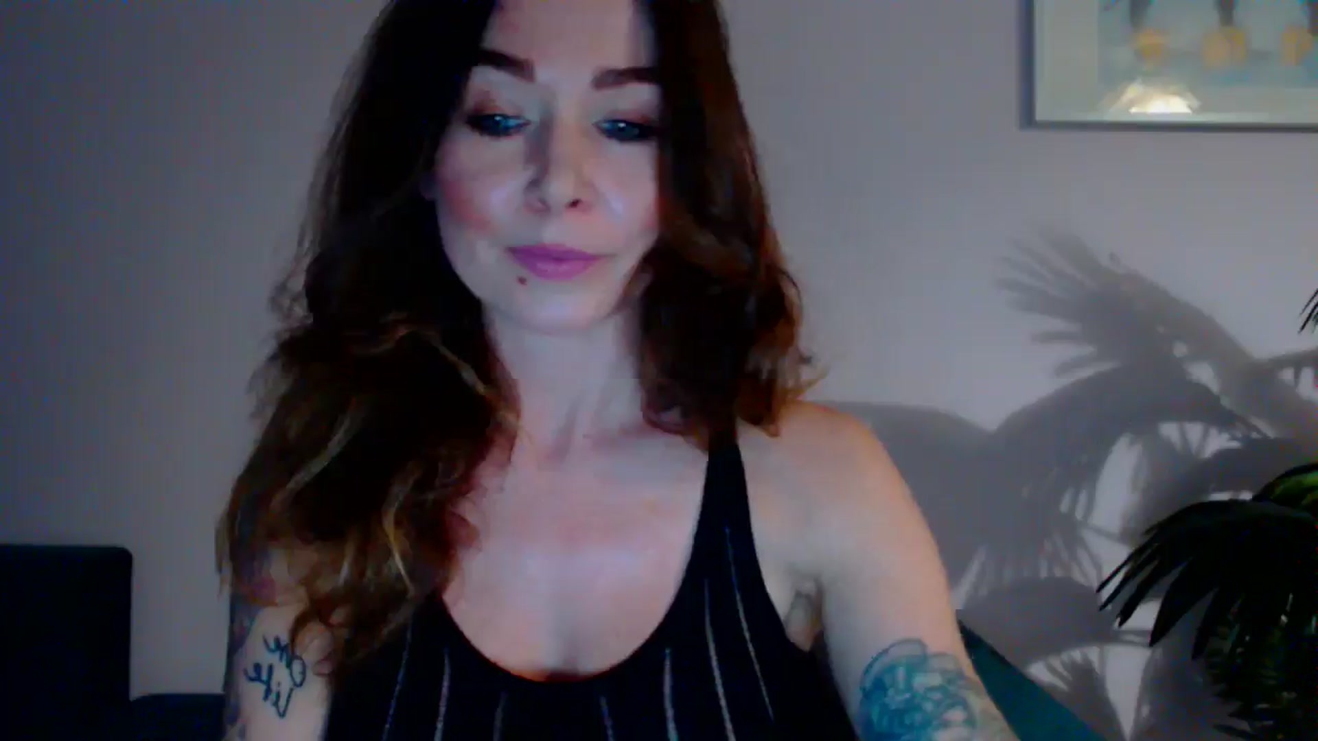 Gallery image thumbnail from Delilah_sweet's myfreecams stream on, 05/20/2024, 16:56 image 13 of 20
