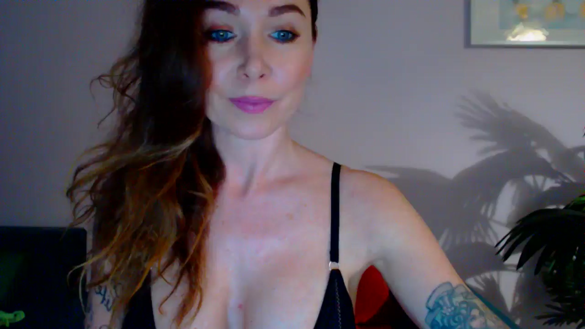 Gallery image thumbnail from Delilah_sweet's myfreecams stream on, 05/22/2024, 15:45 image 9 of 20