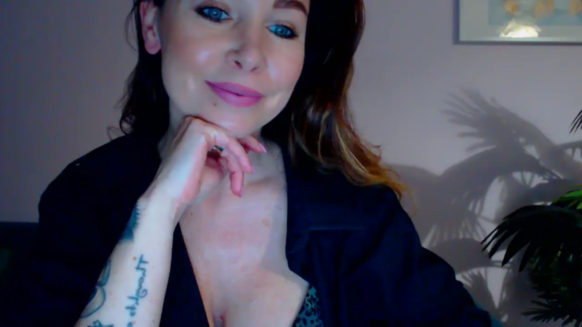Gallery image thumbnail from Delilah_sweet's myfreecams stream on, 05/23/2024, 13:12 image 3 of 20