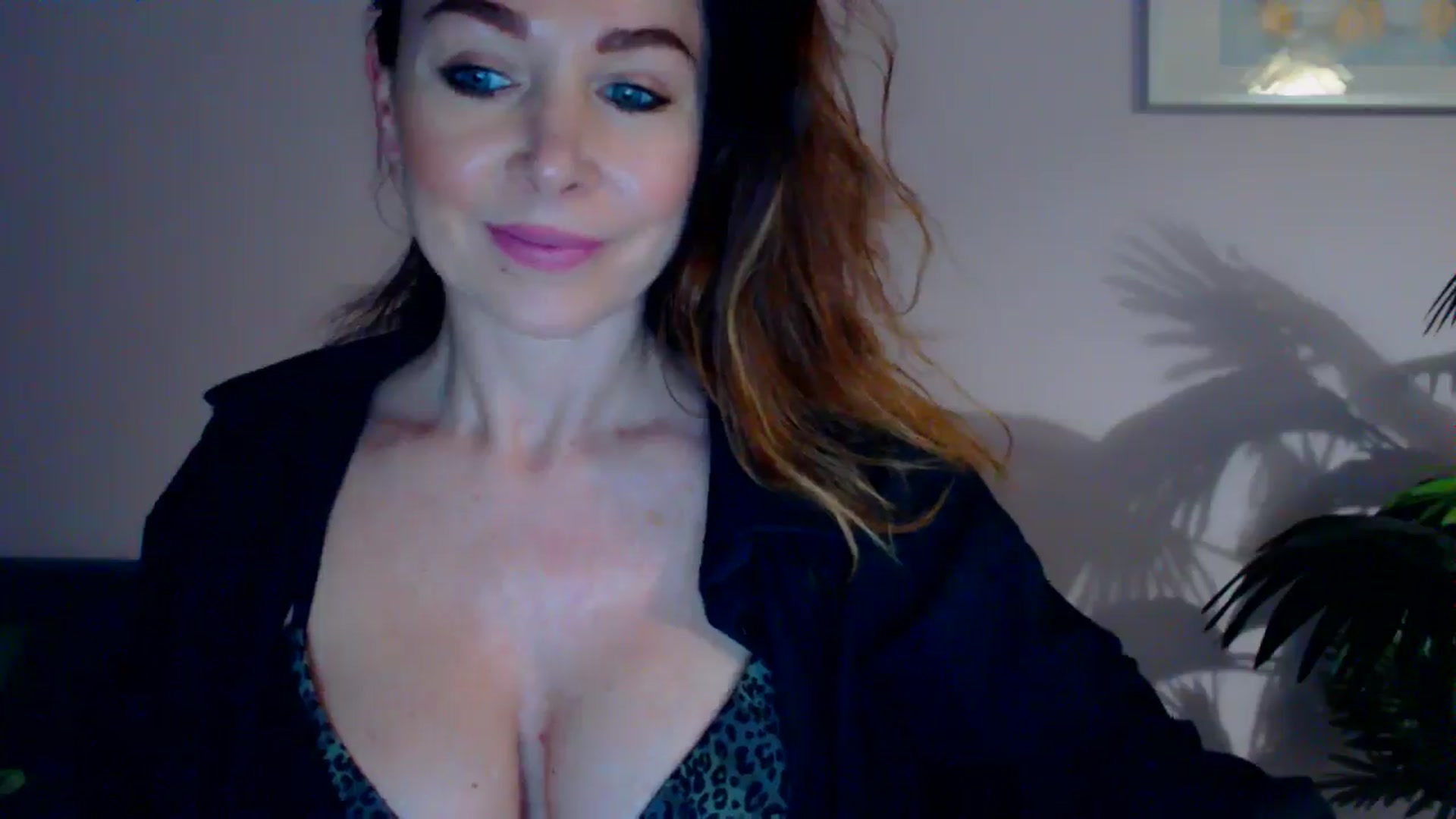 Gallery image thumbnail from Delilah_sweet's myfreecams stream on, 05/23/2024, 13:12 image 6 of 20