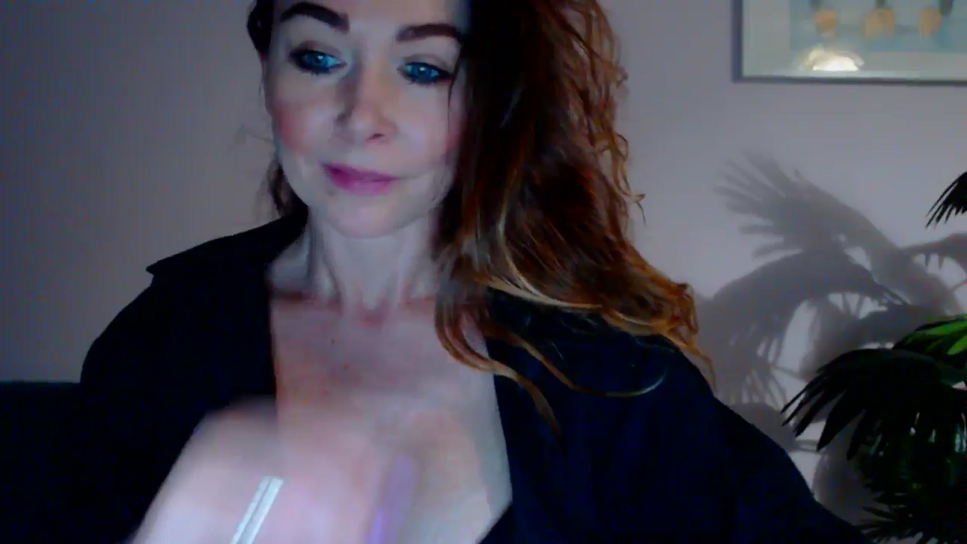 Gallery image thumbnail from Delilah_sweet's myfreecams stream on, 05/27/2024, 16:05 image 6 of 20