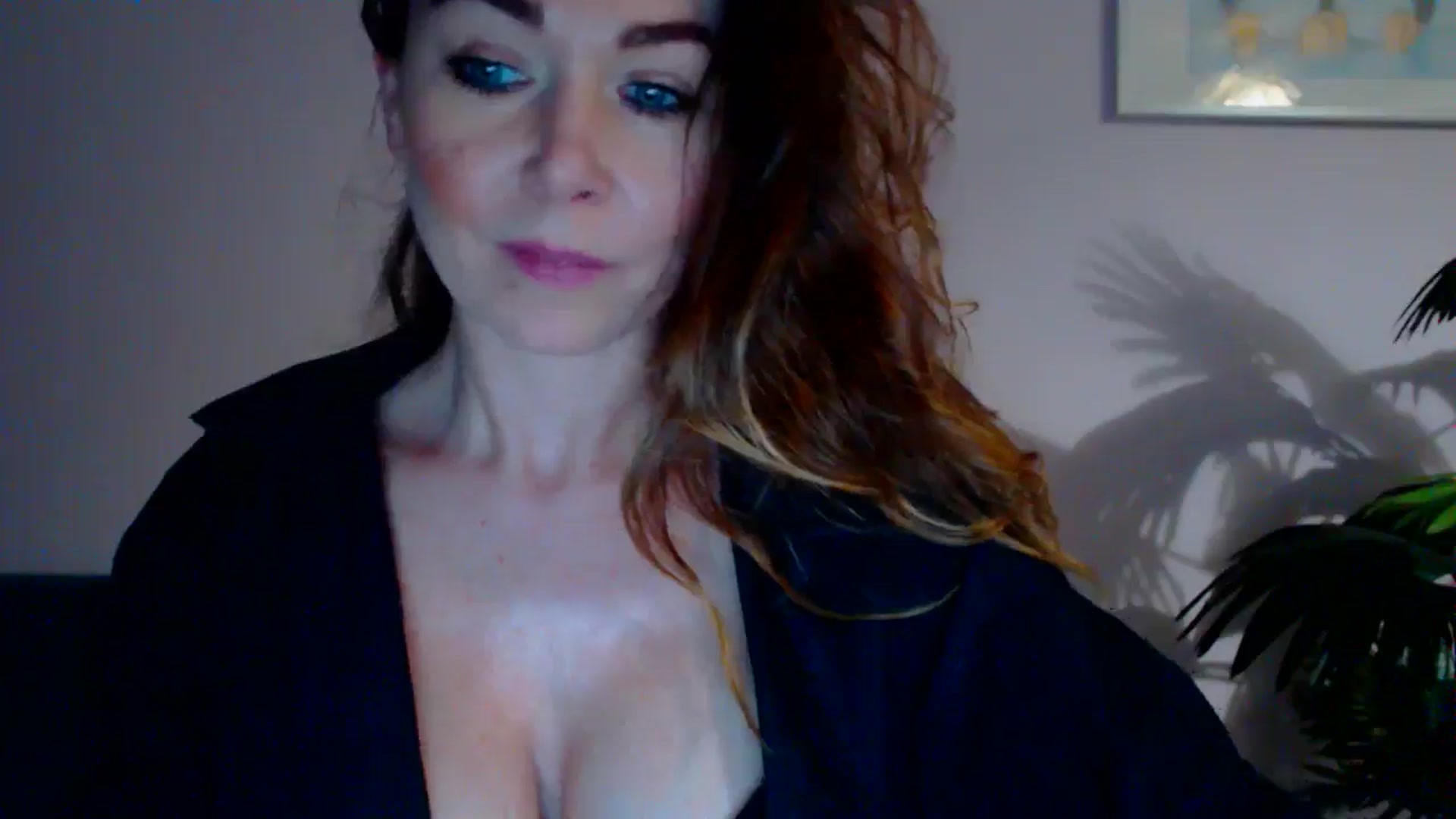 Gallery image thumbnail from Delilah_sweet's myfreecams stream on, 05/27/2024, 16:05 image 9 of 20