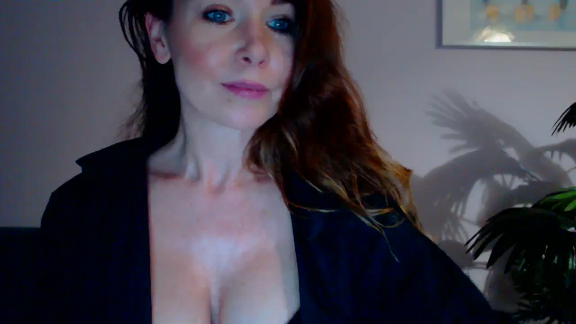 Gallery image thumbnail from Delilah_sweet's myfreecams stream on, 05/27/2024, 16:05 image 19 of 20