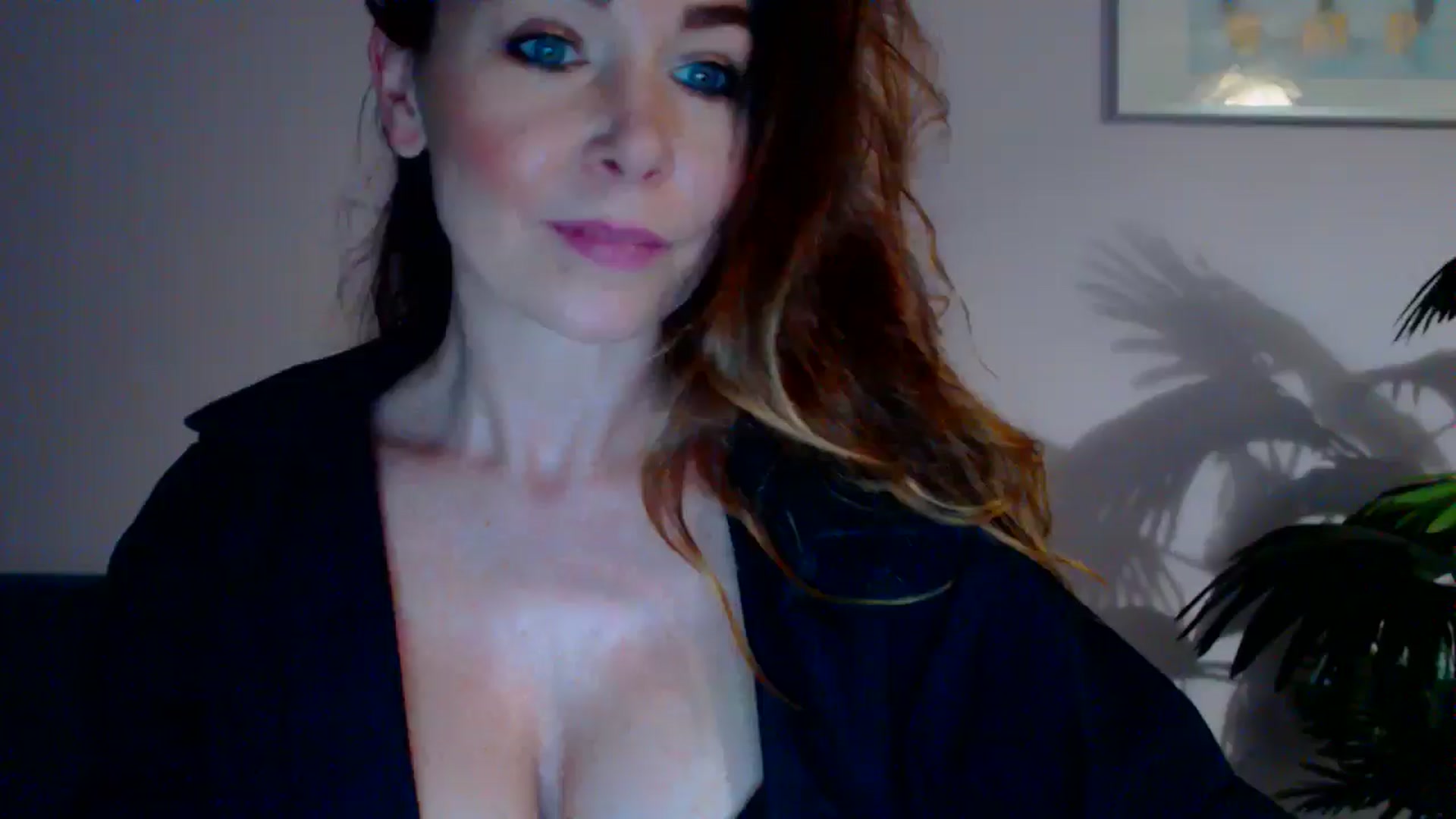 Gallery image thumbnail from Delilah_sweet's myfreecams stream on, 05/27/2024, 16:05 image 11 of 20