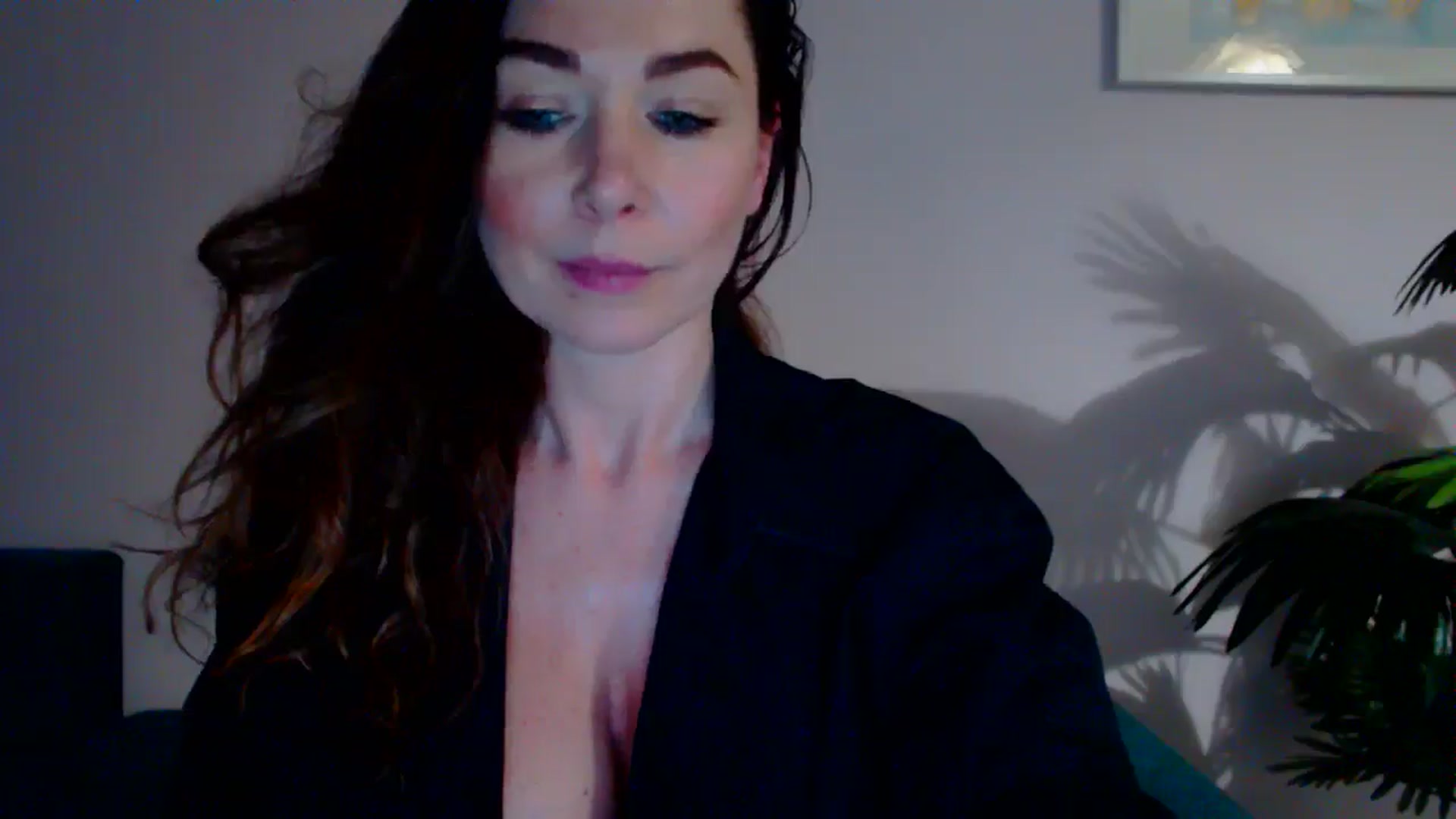 Gallery image thumbnail from Delilah_sweet's myfreecams stream on, 05/27/2024, 17:36 image 3 of 20
