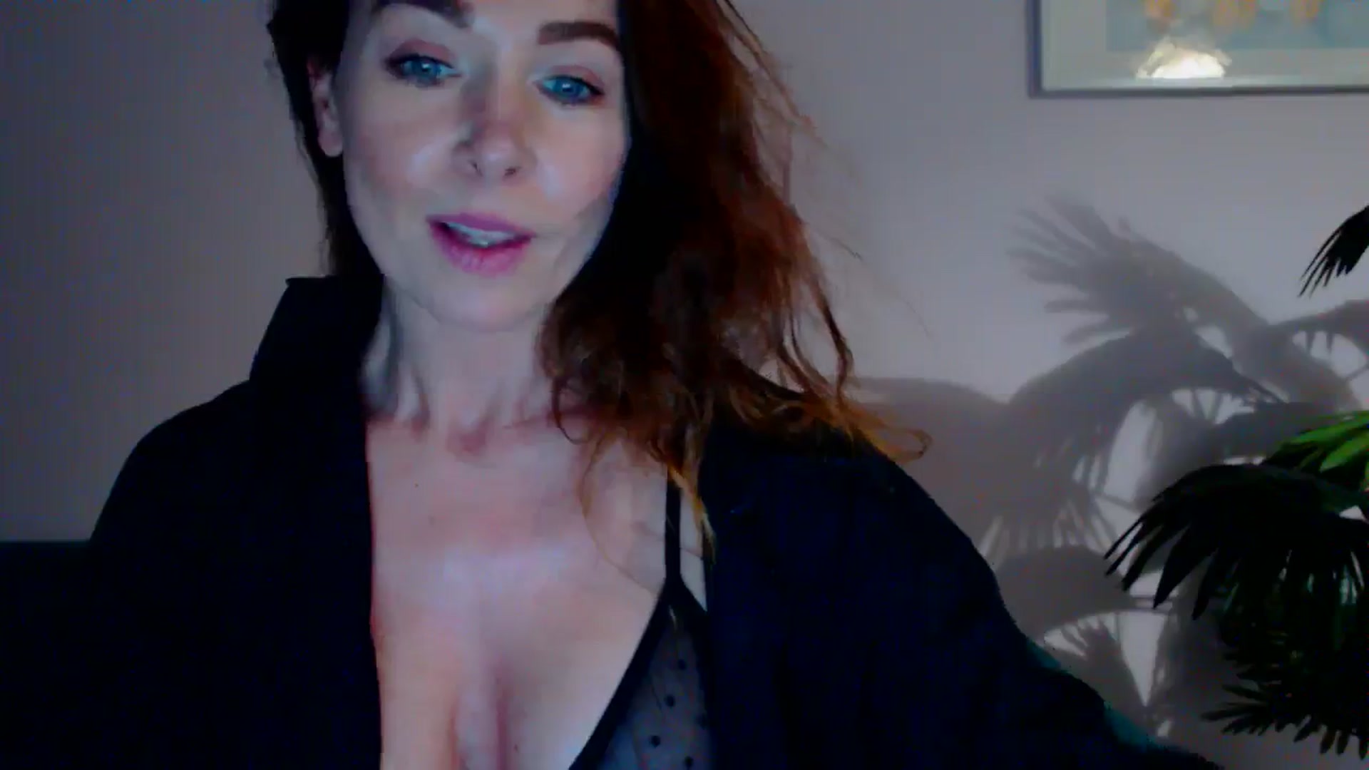 Gallery image thumbnail from Delilah_sweet's myfreecams stream on, 06/03/2024, 17:28 image 7 of 20