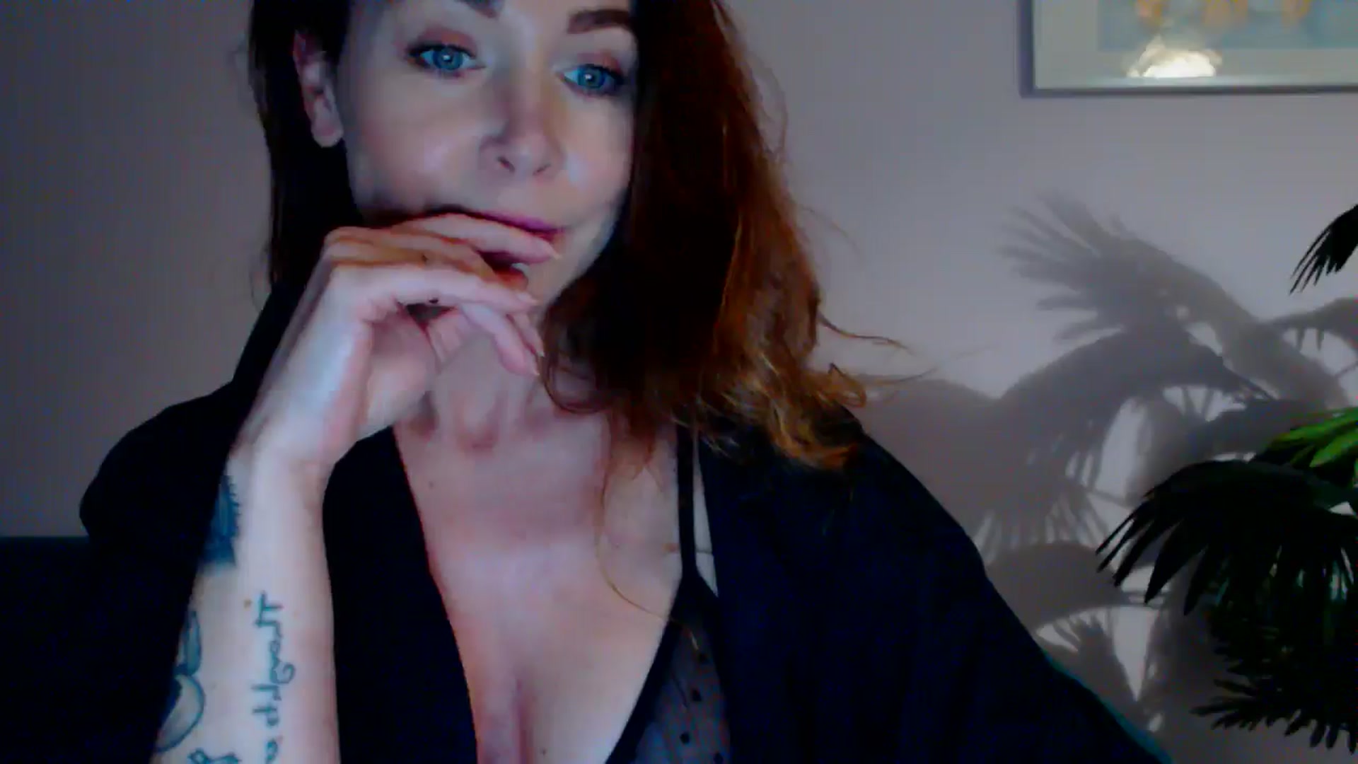 Gallery image thumbnail from Delilah_sweet's myfreecams stream on, 06/03/2024, 17:28 image 3 of 20