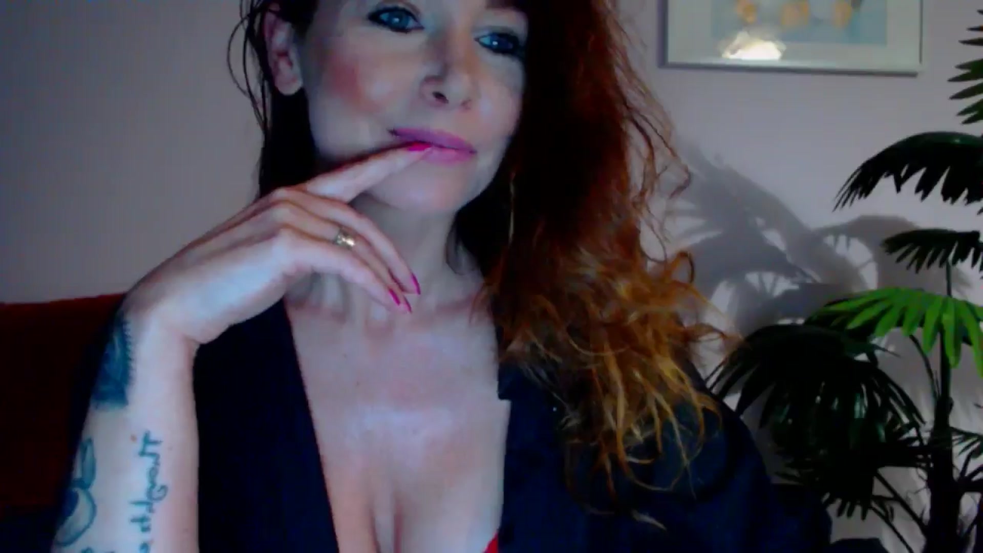 Gallery image thumbnail from Delilah_sweet's myfreecams stream on, 06/06/2024, 15:15 image 7 of 20