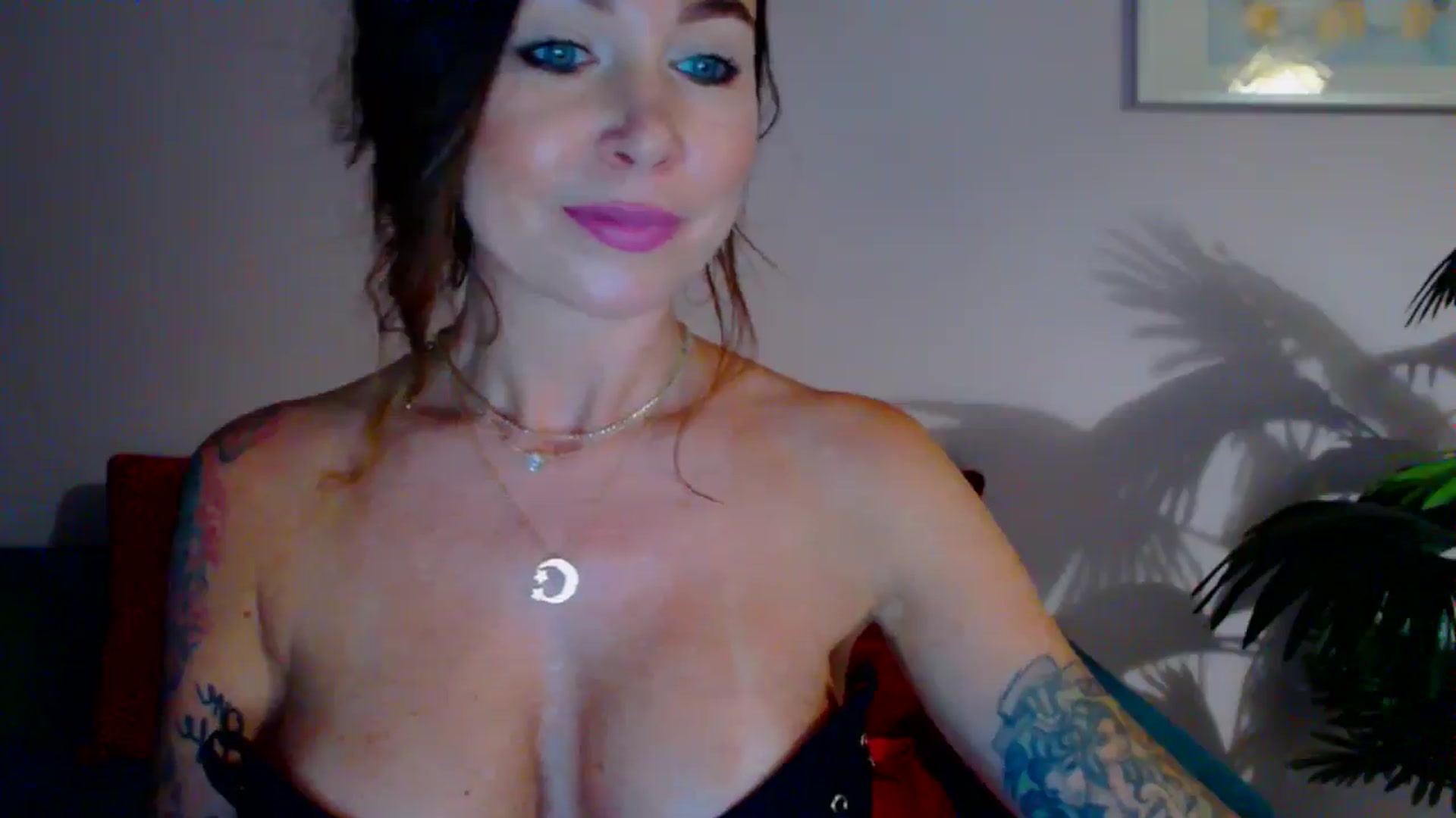 Gallery image thumbnail from Delilah_sweet's myfreecams stream on, 06/19/2024, 16:13 image 3 of 20