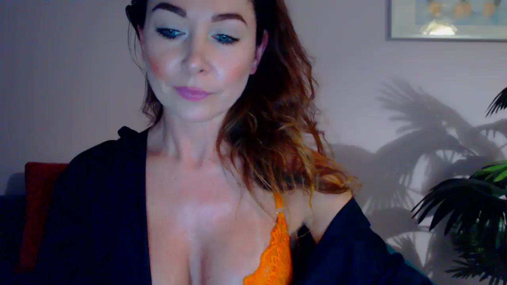 Gallery image thumbnail from Delilah_sweet's myfreecams stream on, 06/20/2024, 13:49 image 12 of 20