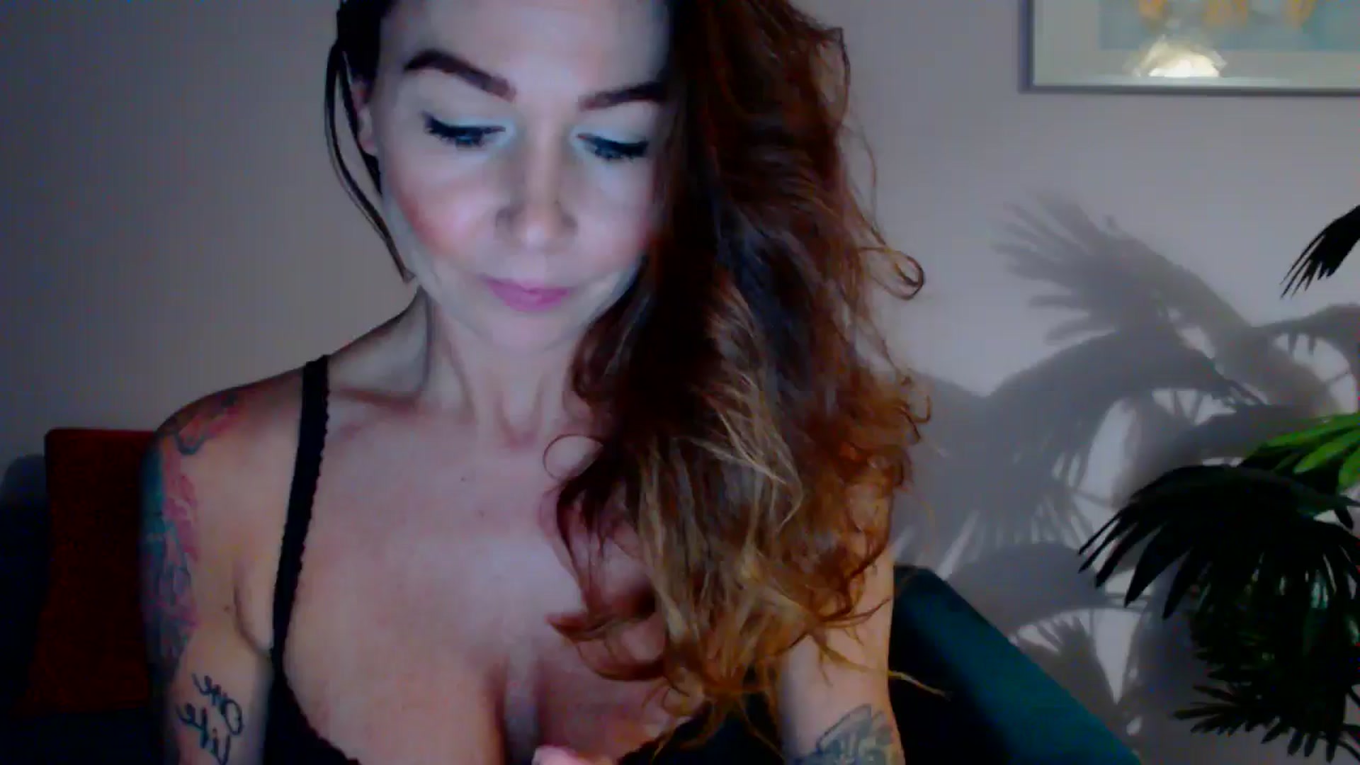 Gallery image thumbnail from Delilah_sweet's myfreecams stream on, 06/24/2024, 16:21 image 5 of 20