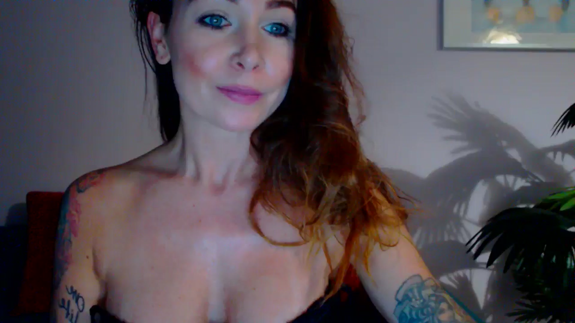 Gallery image thumbnail from Delilah_sweet's myfreecams stream on, 06/24/2024, 17:05 image 1 of 20