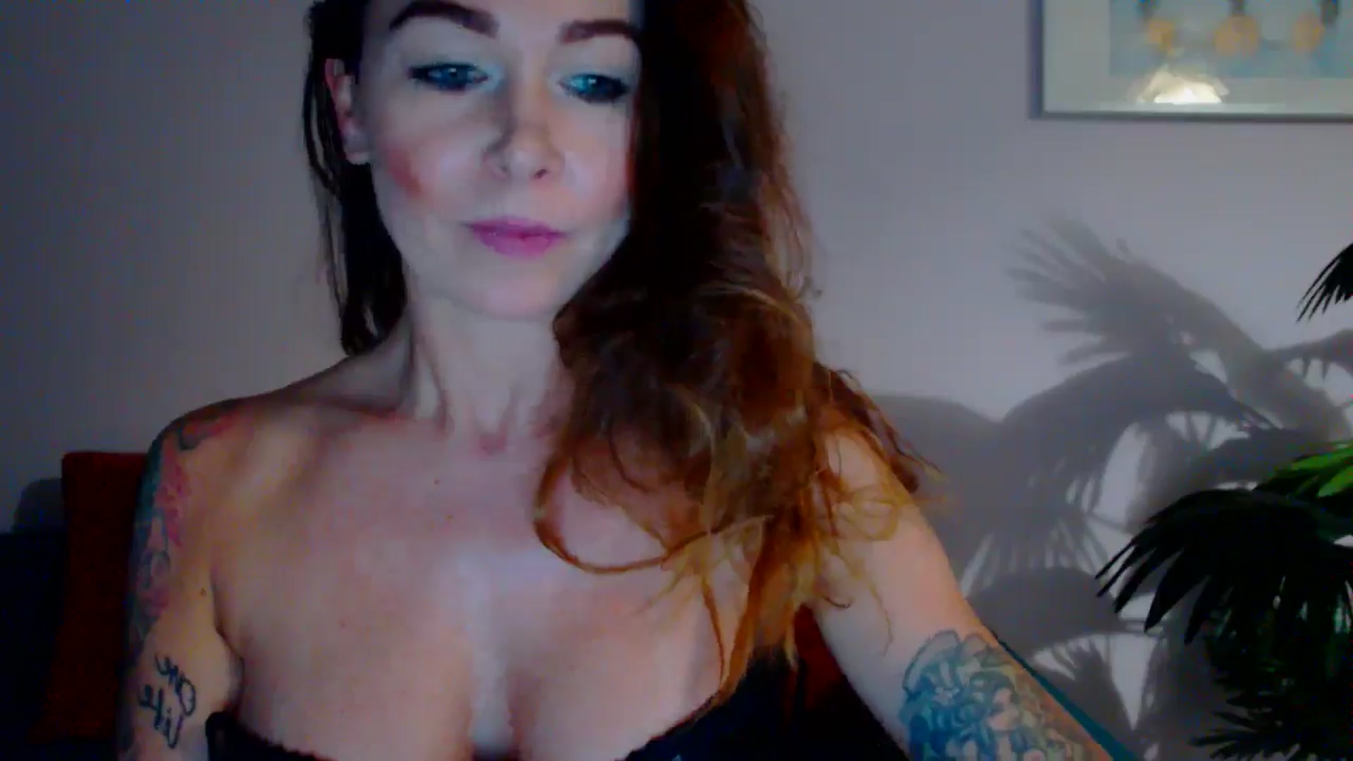 Gallery image thumbnail from Delilah_sweet's myfreecams stream on, 06/24/2024, 17:05 image 6 of 20