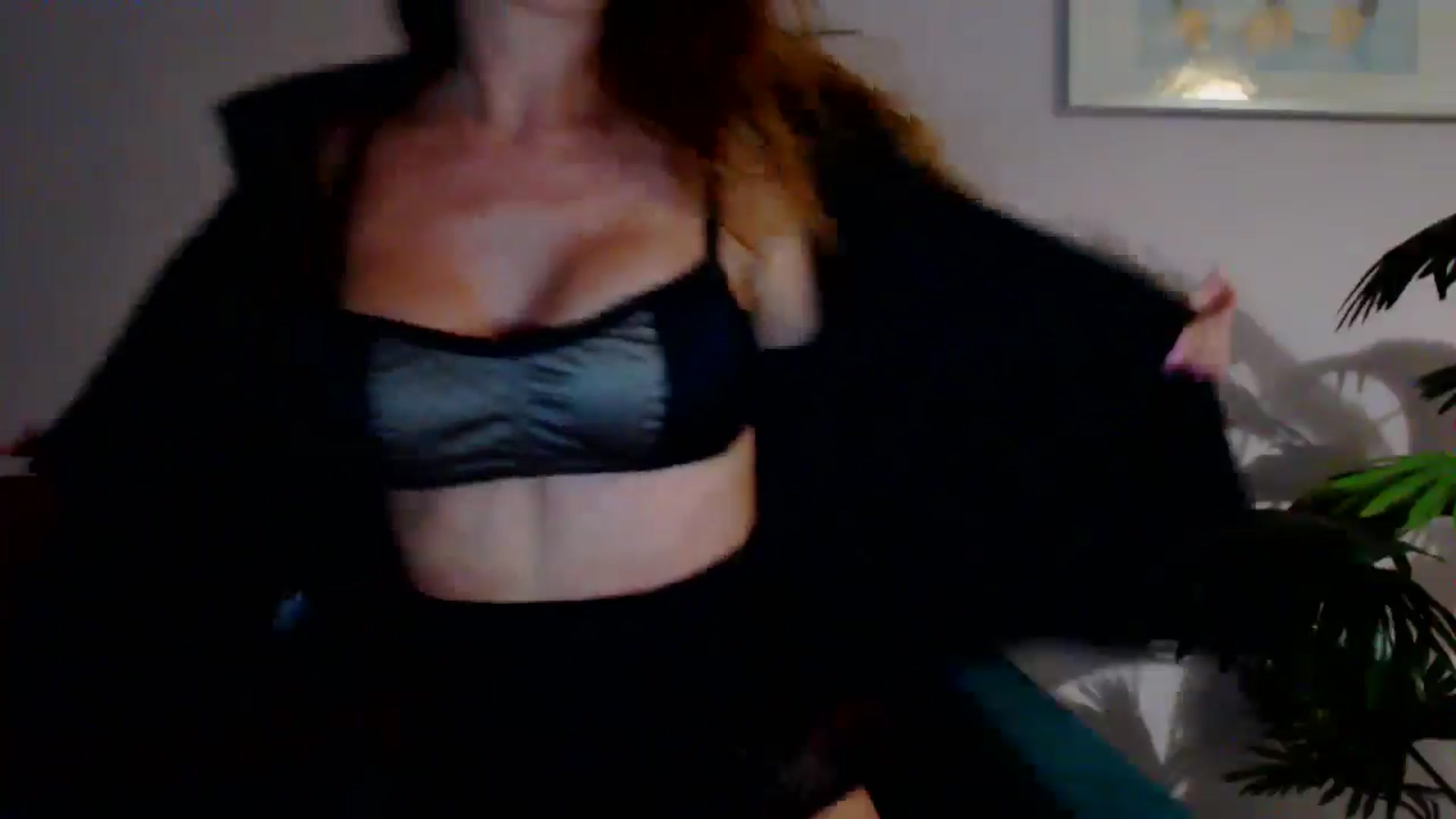 Gallery image thumbnail from Delilah_sweet's myfreecams stream on, 06/24/2024, 17:55 image 9 of 20