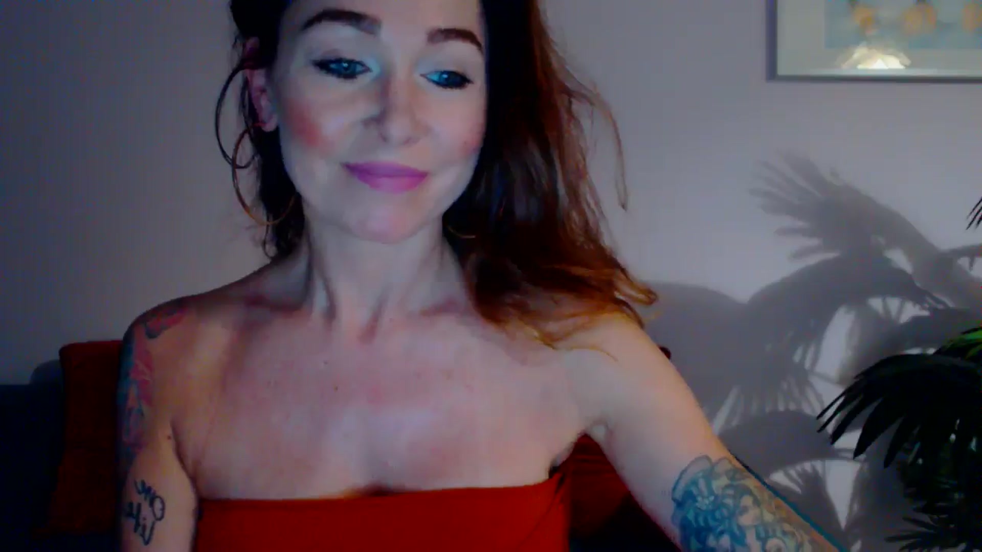 Gallery image thumbnail from Delilah_sweet's myfreecams stream on, 06/27/2024, 13:27 image 6 of 20