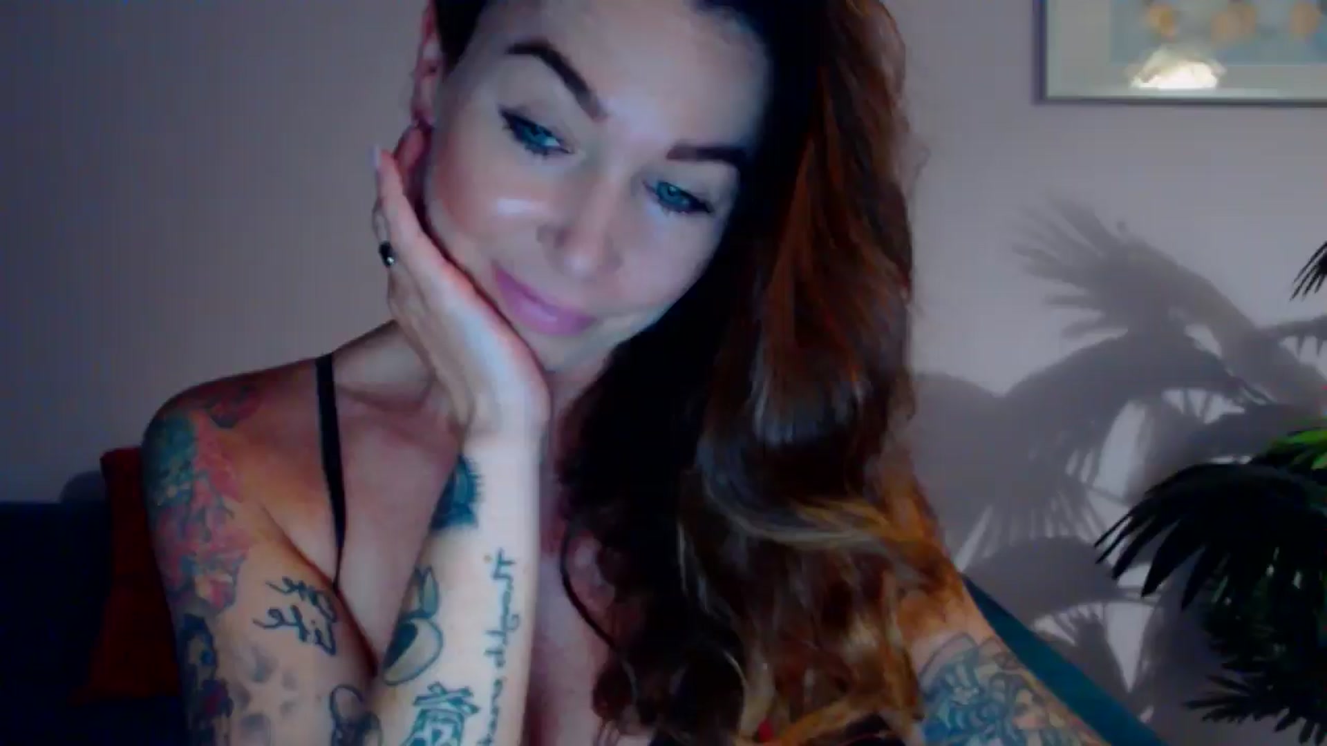 Gallery image thumbnail from Delilah_sweet's myfreecams stream on, 07/01/2024, 16:05 image 14 of 20