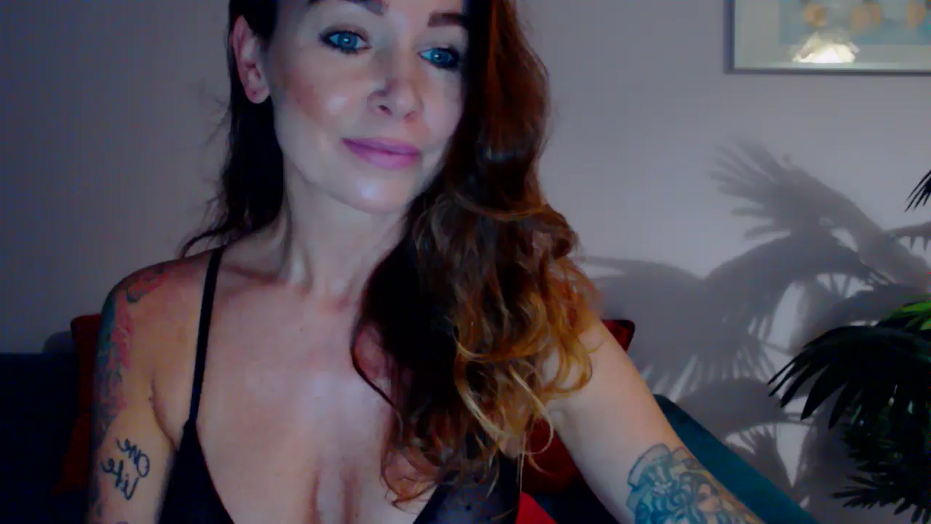 Gallery image thumbnail from Delilah_sweet's myfreecams stream on, 07/01/2024, 16:05 image 12 of 20