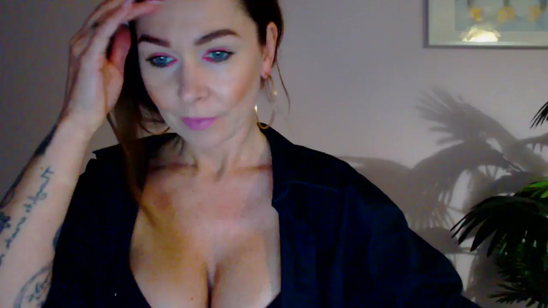 Gallery image thumbnail from Delilah_sweet's myfreecams stream on, 07/03/2024, 16:49 image 3 of 20