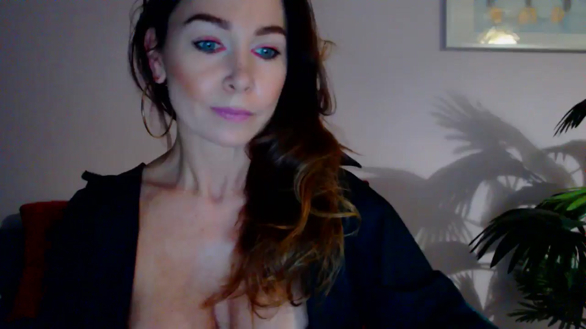 Gallery image thumbnail from Delilah_sweet's myfreecams stream on, 07/03/2024, 17:13 image 17 of 20