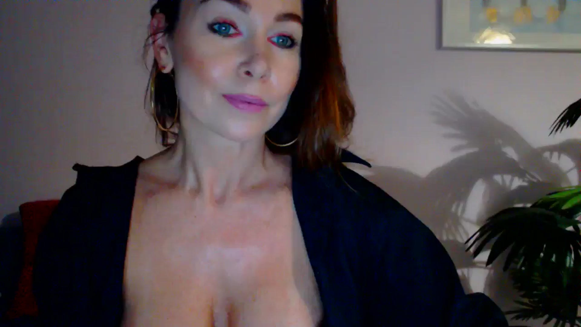Gallery image thumbnail from Delilah_sweet's myfreecams stream on, 07/03/2024, 17:13 image 9 of 20