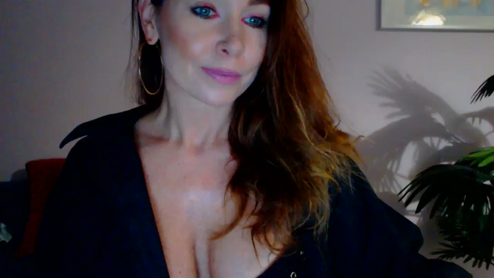 Gallery image thumbnail from Delilah_sweet's myfreecams stream on, 07/03/2024, 17:33 image 15 of 20