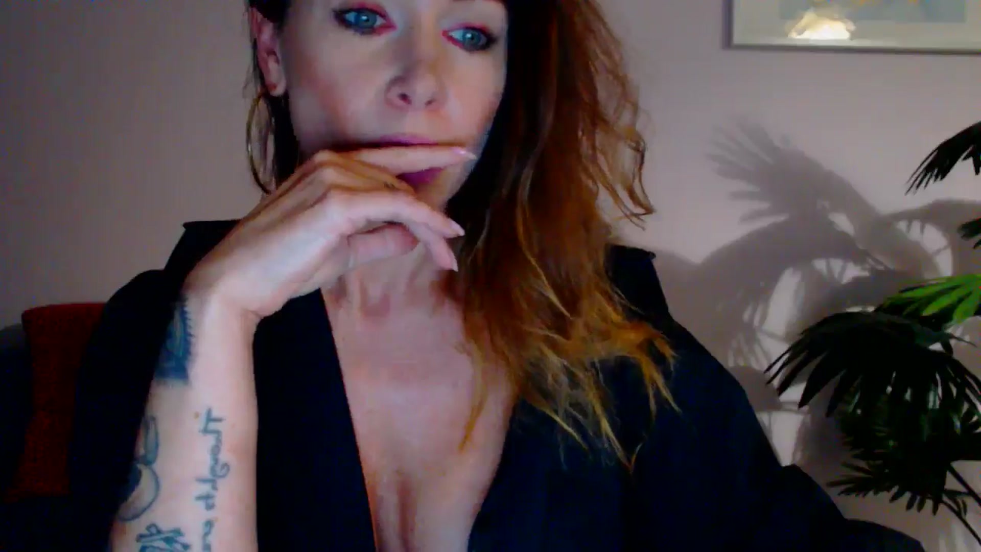 Gallery image thumbnail from Delilah_sweet's myfreecams stream on, 07/03/2024, 18:03 image 16 of 20