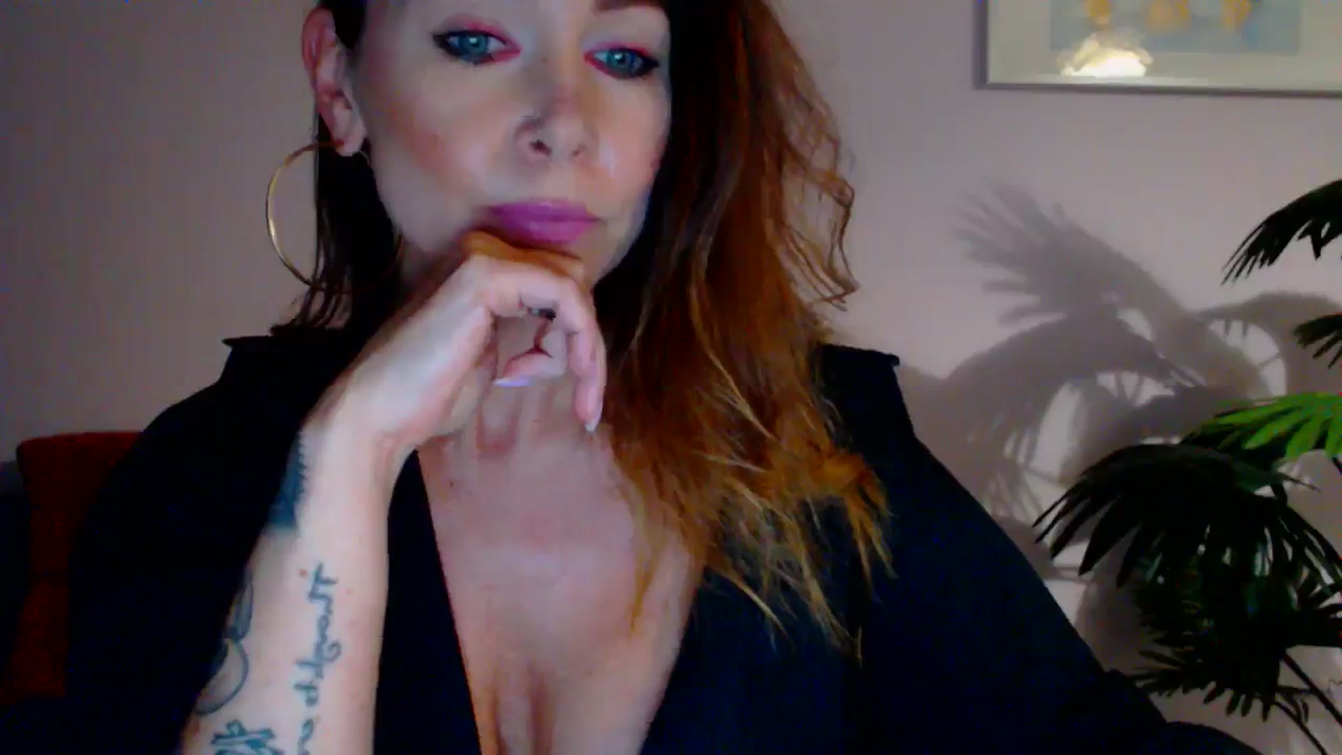 Gallery image thumbnail from Delilah_sweet's myfreecams stream on, 07/03/2024, 18:03 image 17 of 20