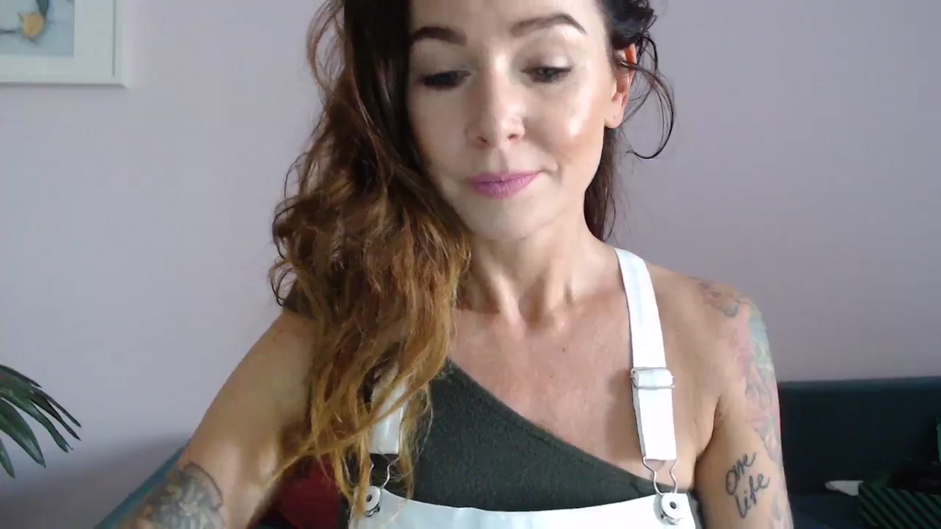 Gallery image thumbnail from Delilah_sweet's myfreecams stream on, 07/31/2024, 18:24 image 3 of 20