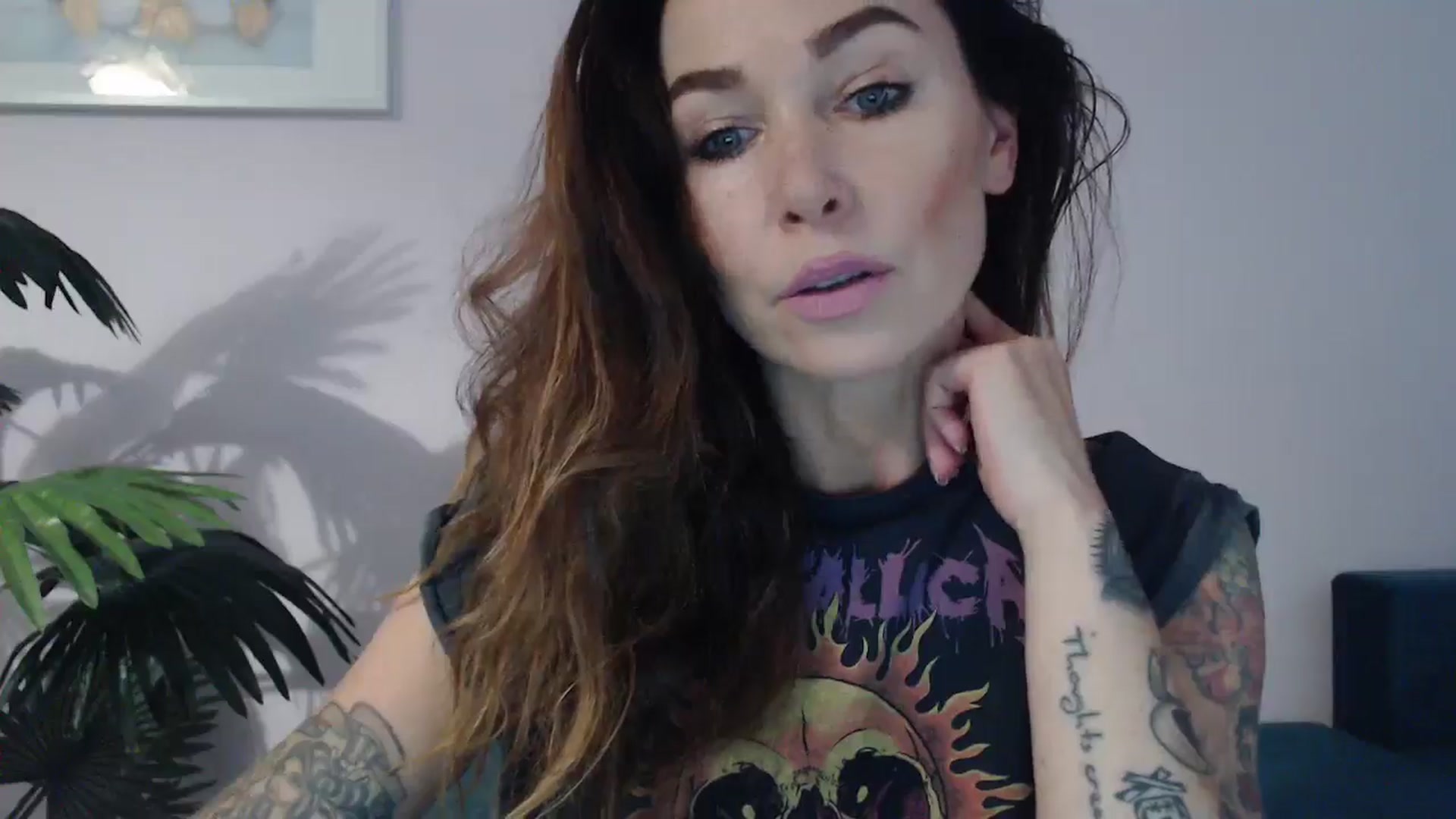 Gallery image thumbnail from Delilah_sweet's myfreecams stream on, 08/06/2024, 17:12 image 11 of 20