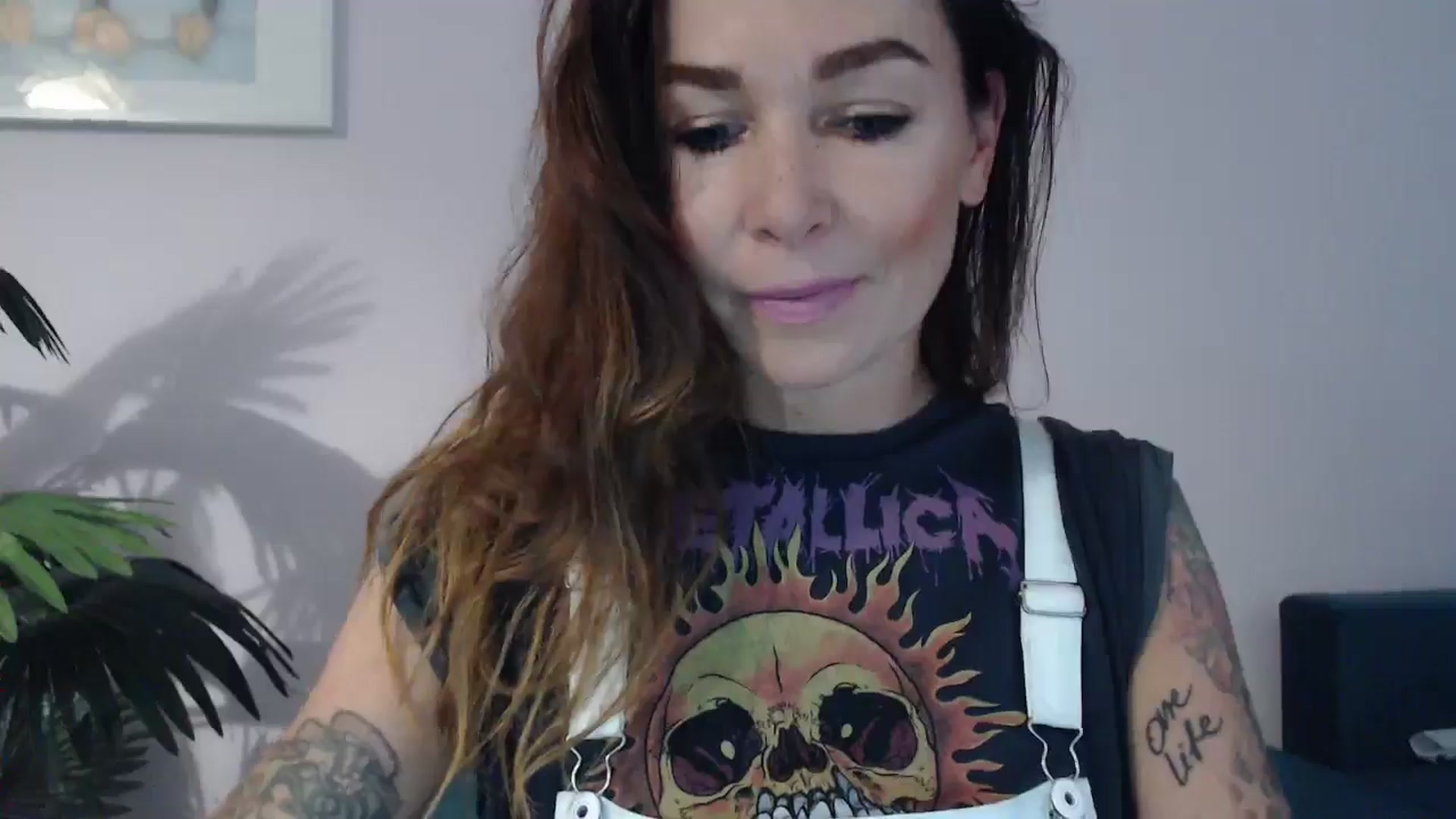 Gallery image thumbnail from Delilah_sweet's myfreecams stream on, 08/06/2024, 17:12 image 9 of 20