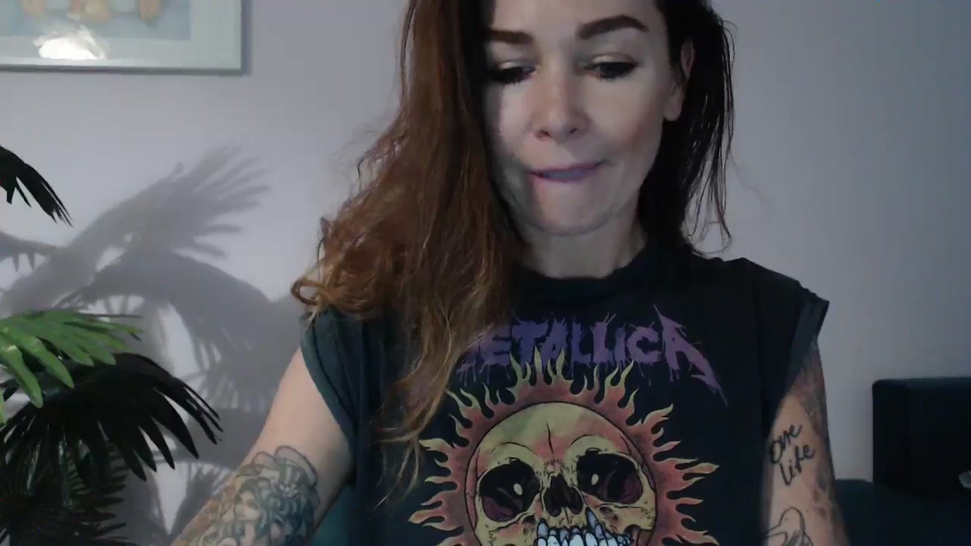 Gallery image thumbnail from Delilah_sweet's myfreecams stream on, 08/06/2024, 18:25 image 7 of 20