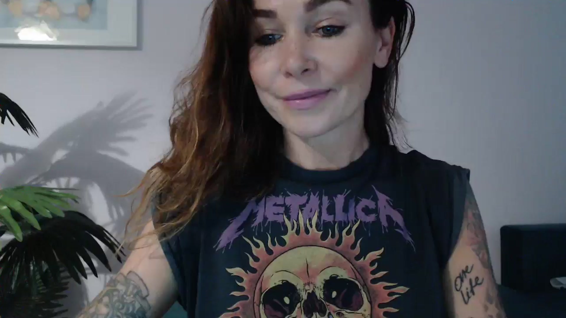 Gallery image thumbnail from Delilah_sweet's myfreecams stream on, 08/06/2024, 18:25 image 1 of 20