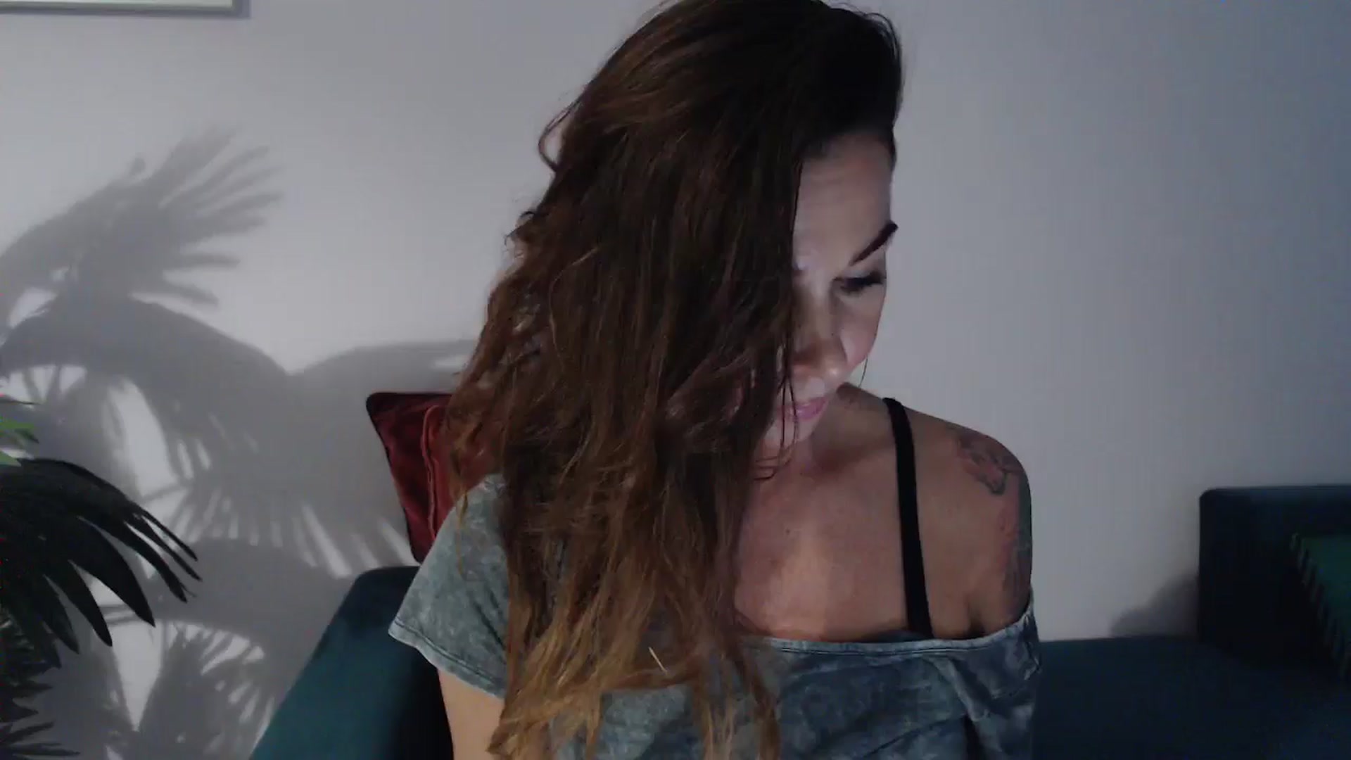 Gallery image thumbnail from Delilah_sweet's myfreecams stream on, 08/14/2024, 17:45 image 15 of 20