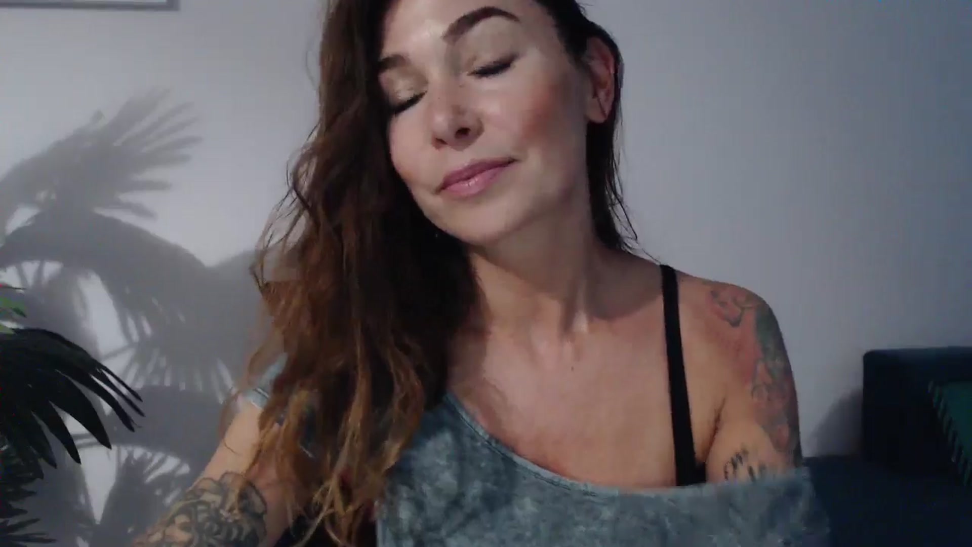 Gallery image thumbnail from Delilah_sweet's myfreecams stream on, 08/14/2024, 17:45 image 18 of 20