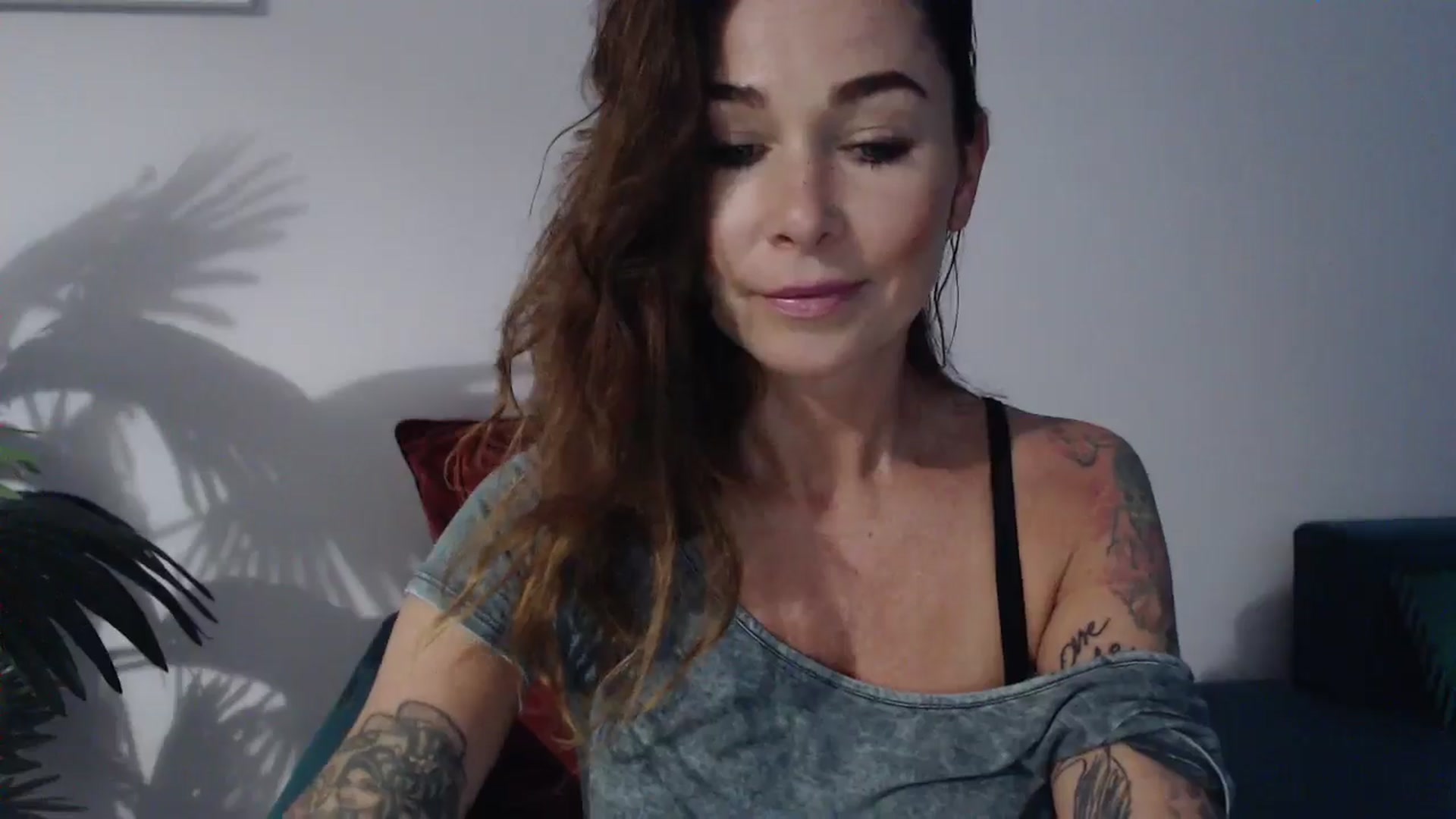 Gallery image thumbnail from Delilah_sweet's myfreecams stream on, 08/14/2024, 17:45 image 17 of 20