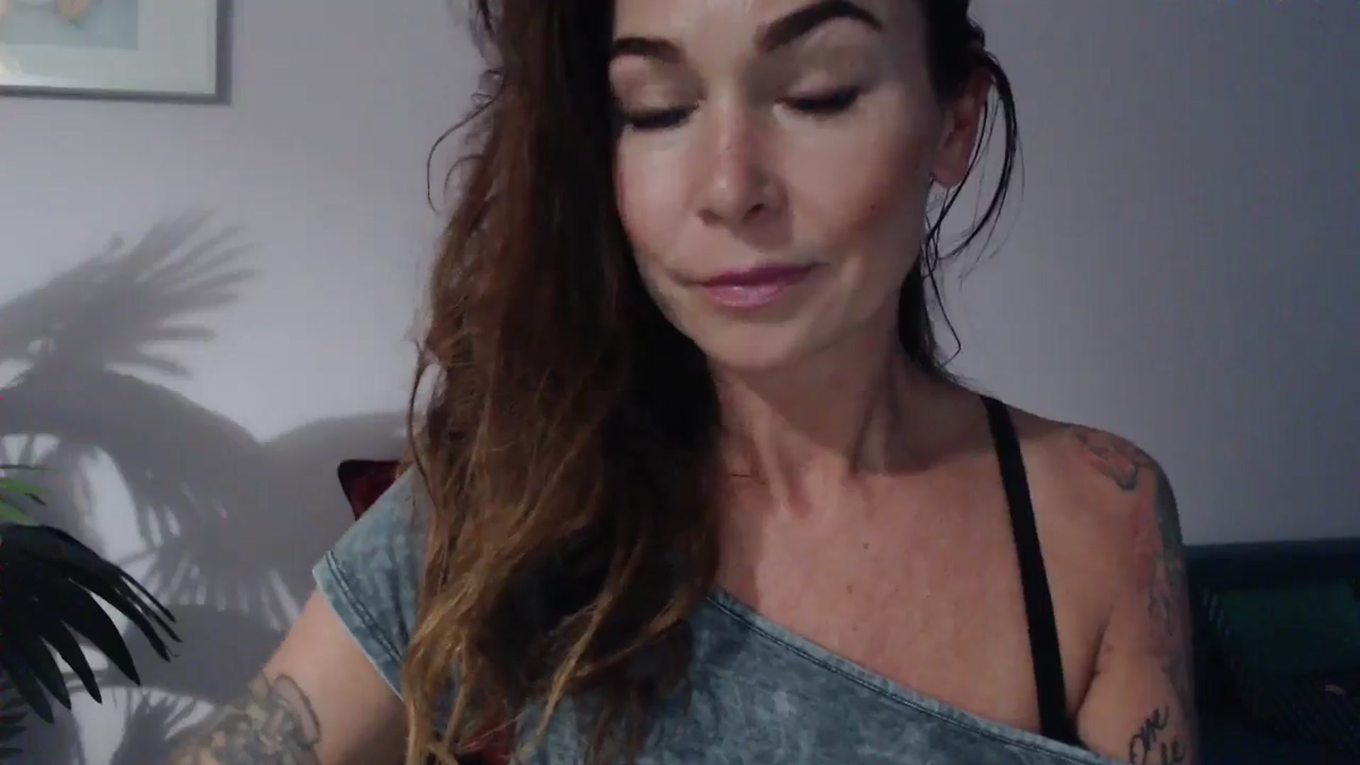 Gallery image thumbnail from Delilah_sweet's myfreecams stream on, 08/14/2024, 18:10 image 9 of 20