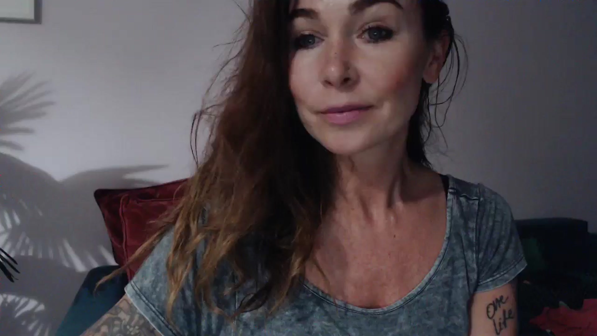 Gallery image thumbnail from Delilah_sweet's myfreecams stream on, 08/14/2024, 18:46 image 14 of 20