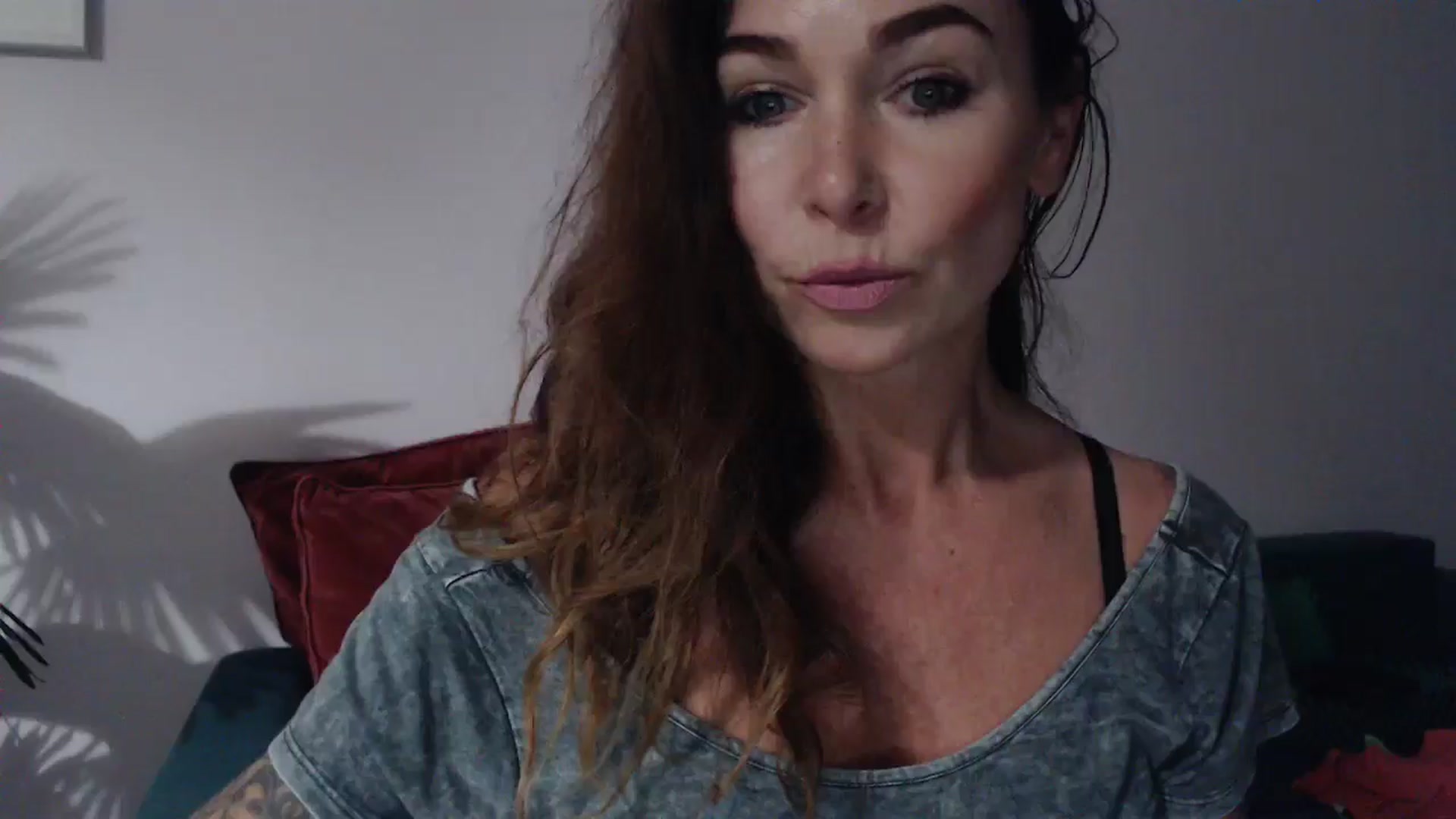 Gallery image thumbnail from Delilah_sweet's myfreecams stream on, 08/14/2024, 18:46 image 4 of 20