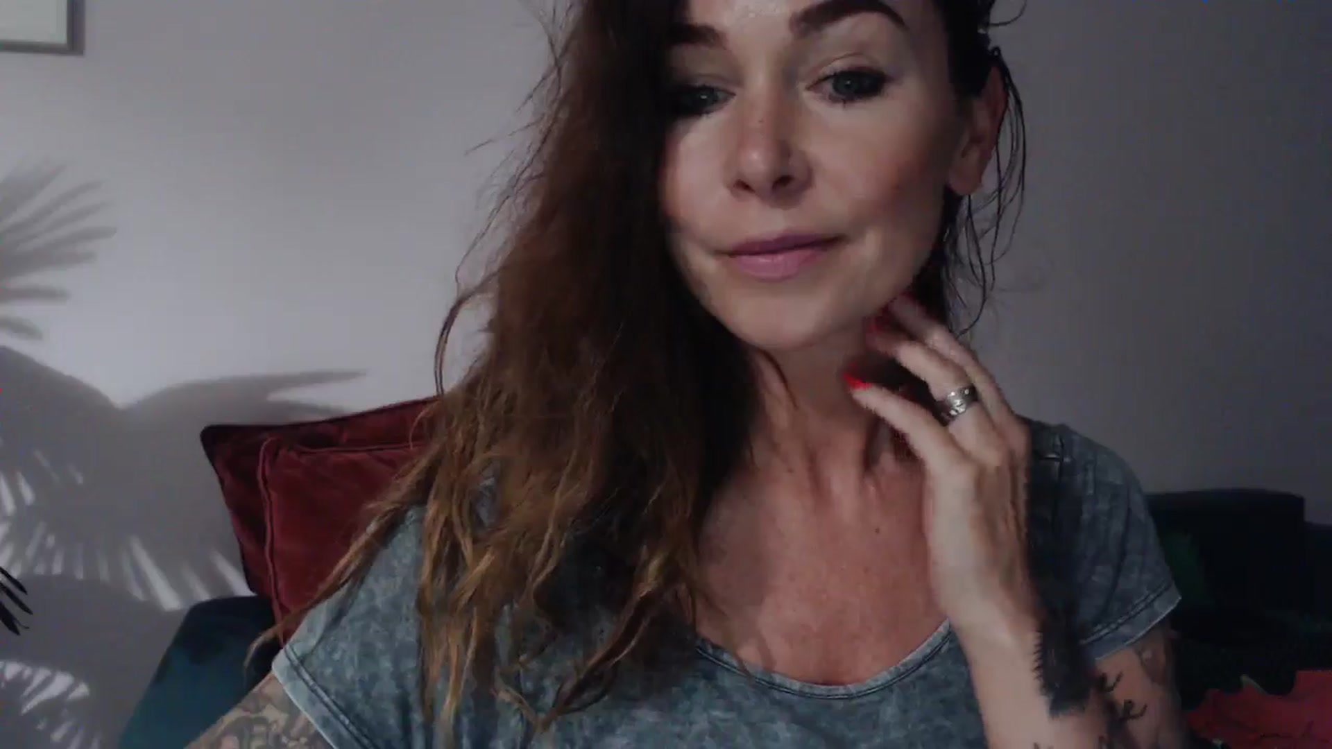 Gallery image thumbnail from Delilah_sweet's myfreecams stream on, 08/14/2024, 18:46 image 16 of 20