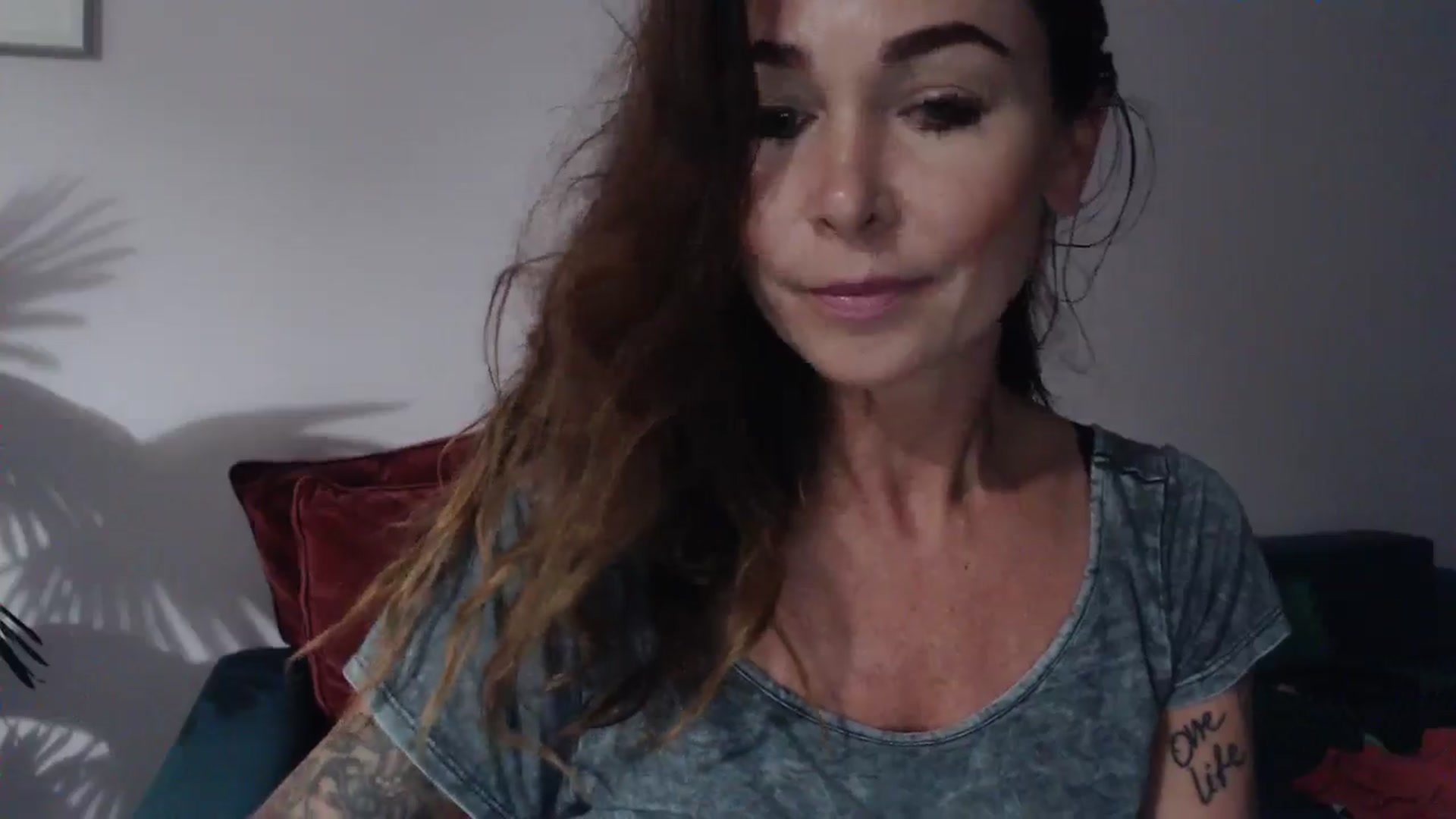 Gallery image thumbnail from Delilah_sweet's myfreecams stream on, 08/14/2024, 18:46 image 12 of 20