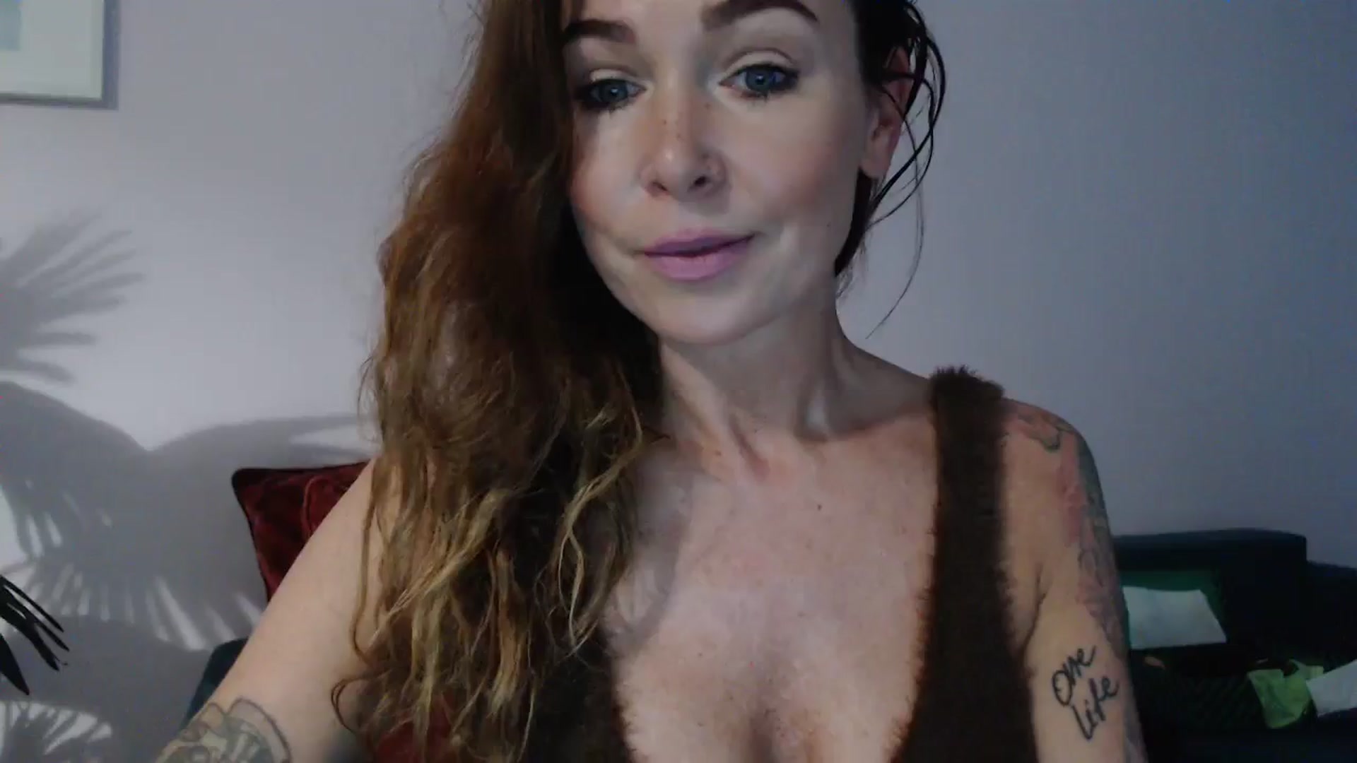 Gallery image thumbnail from Delilah_sweet's myfreecams stream on, 08/27/2024, 16:53 image 18 of 20